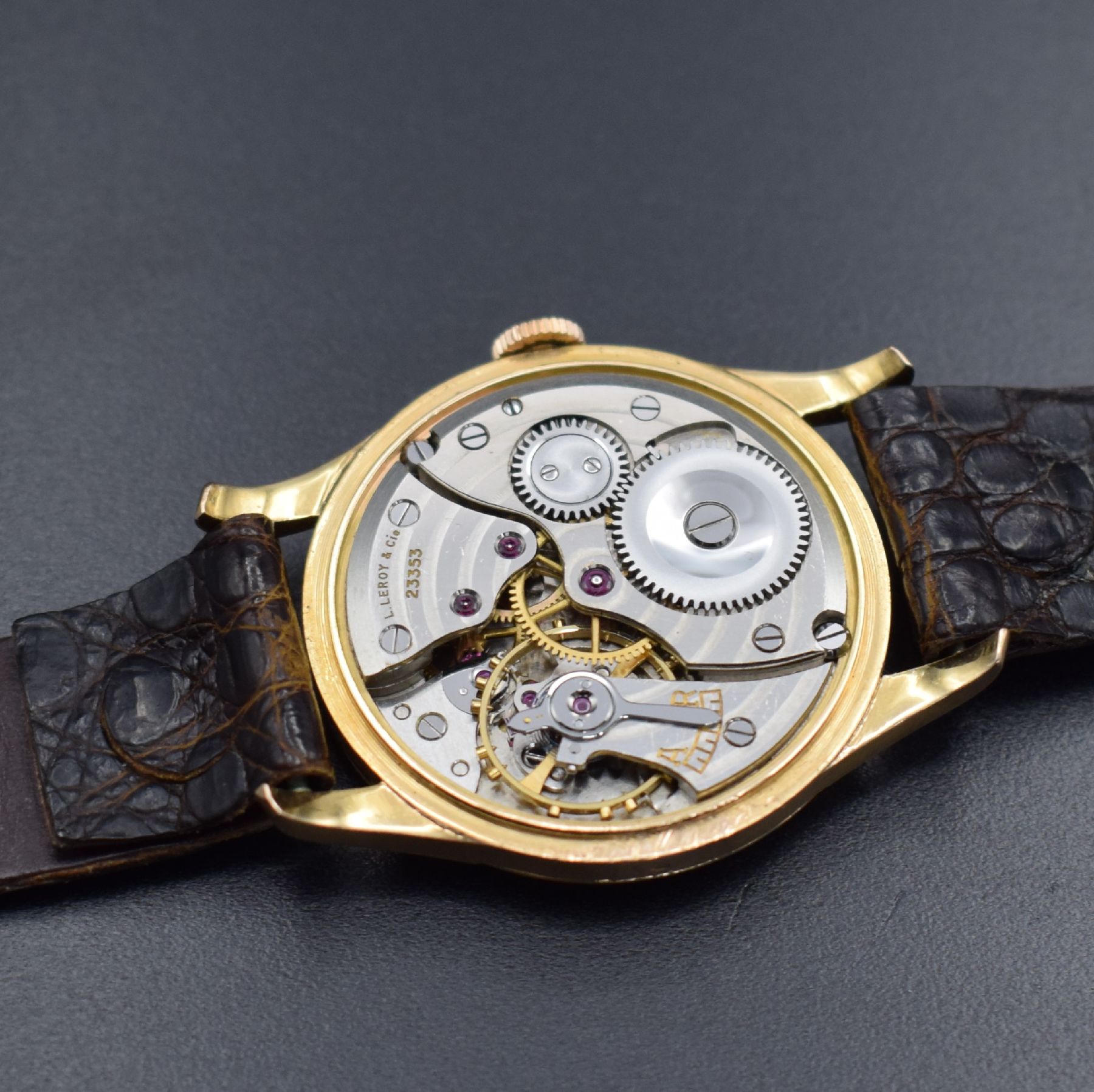 Detail e: L. LEROY & Cie / PESEUX 260 extrem seltene Herrenarmbanduhr in RG 750/000, Schweiz um 1960, Handaufzug, schweres 3-teil. Gehäuse, Boden & Glasrand ...