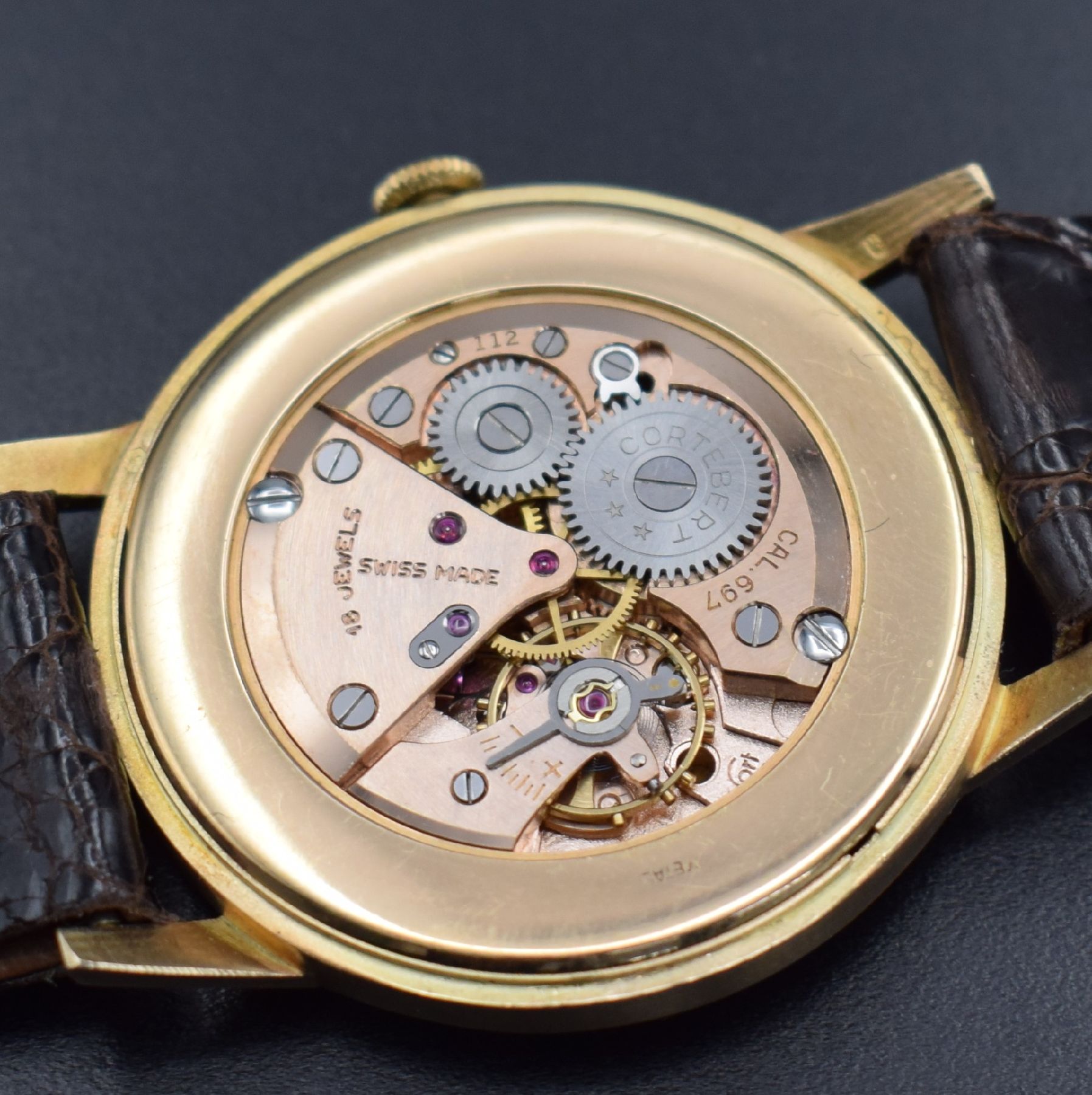 Detail g: CORTEBERT Anti-Magnetic nahezu neuwertige große -37,5 mm- Herrenarmbanduhr in RG 585/000, Schweiz um 1945, Handaufzug, 2- teil. Gehäuse, Boden ...