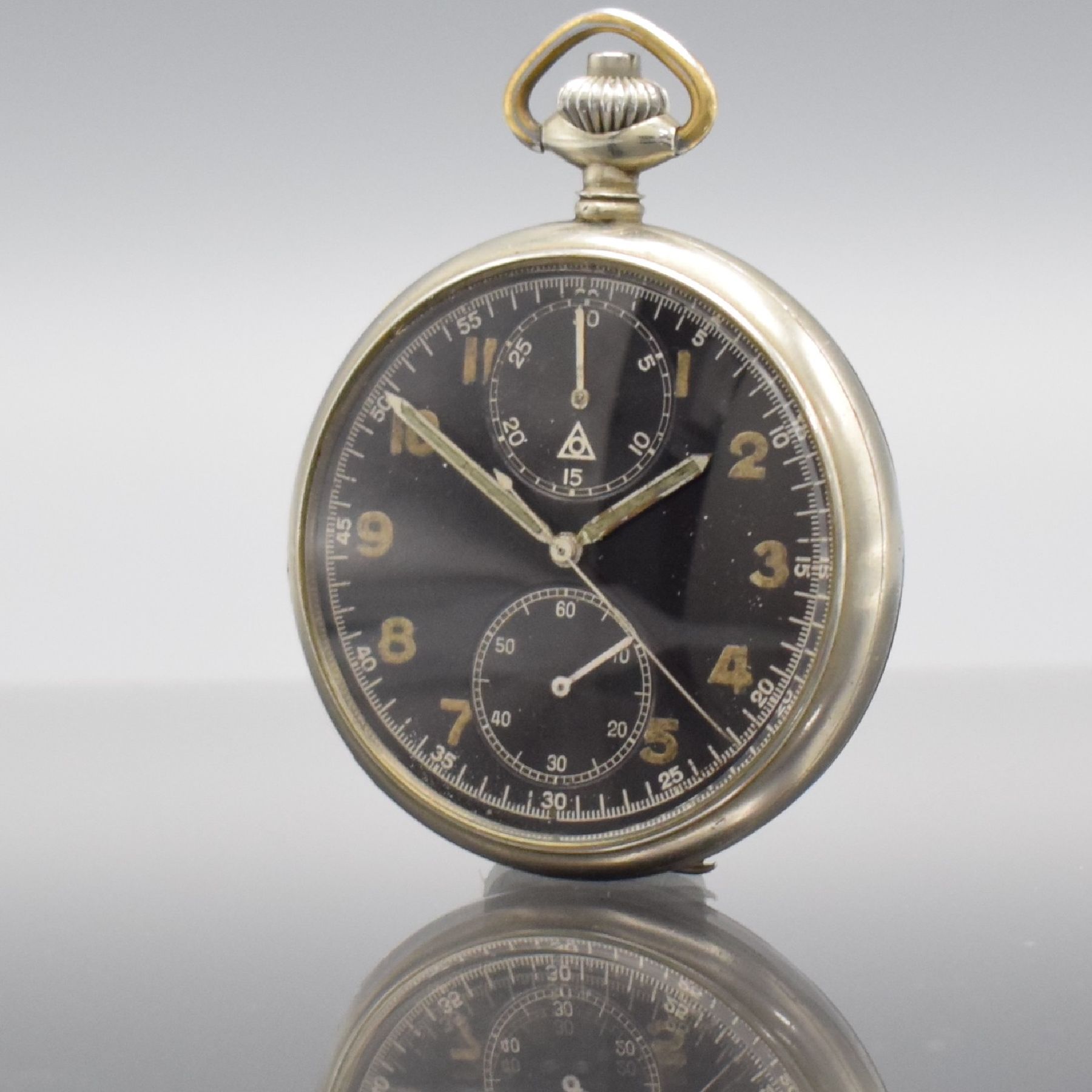 ALPINA / MINERVA Artillerie-Chronograph mit deutschem Hoheitszeichen, Schweiz für Deutschland um 1940, Nickelgeh. dell., aufgedr. Lünette, Bügel ...