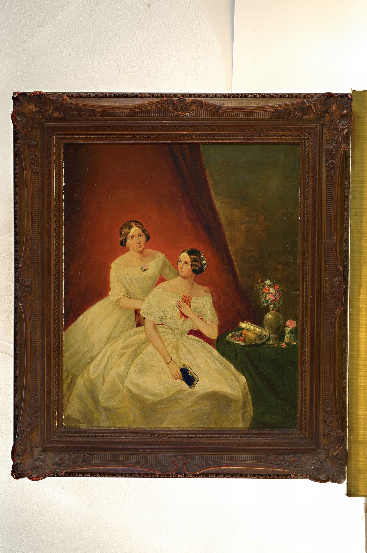 Detail k: Unbekannter Künstler um 1900, zwei Damen in weißen Kleidern, Öl/Lwd, unsigniert, rückseitig bez. Damen von Roggenbach/Diffene (Copie), ca. 57 x ...
