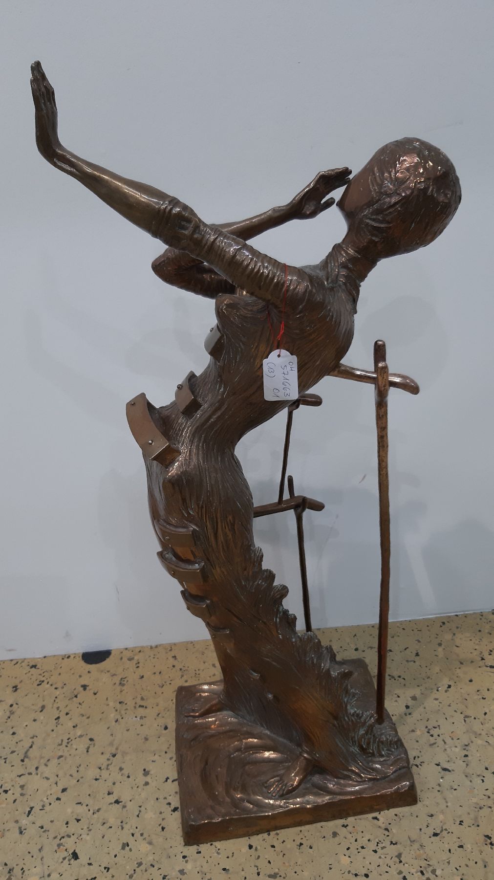 Detail c: Salvador Dali, 1904-1989, Woman aflame, große Bronzeskulptur, signiert und num. 29/350, Gießerstempel Fonderia Tesconi Pietra Santa, H. ca. 84cm