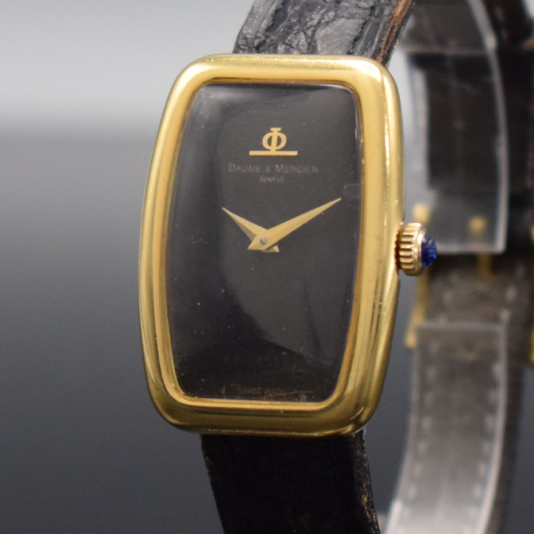 Detail b: BAUME & MERCIER Damenarmbanduhr in GG 750/000 Referenz 38298, Handaufzug, Schweiz um 1975, massives, 2-teil. Geh., Glasrand gegen Boden 4-fach ...