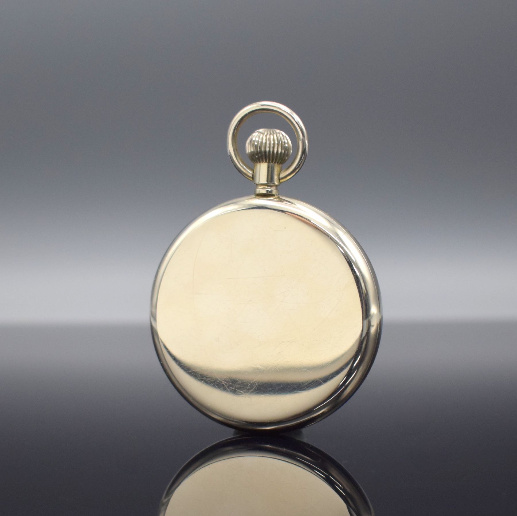 Detail a: IWC große Beobachtungsuhr Kal. 67, Schweiz um 1942, gedr. Nickelgeh., orig. Glas, perfektes Emailzifferbl. m. fetten arab. Zahlen, kl. Sek. b. 6, ...