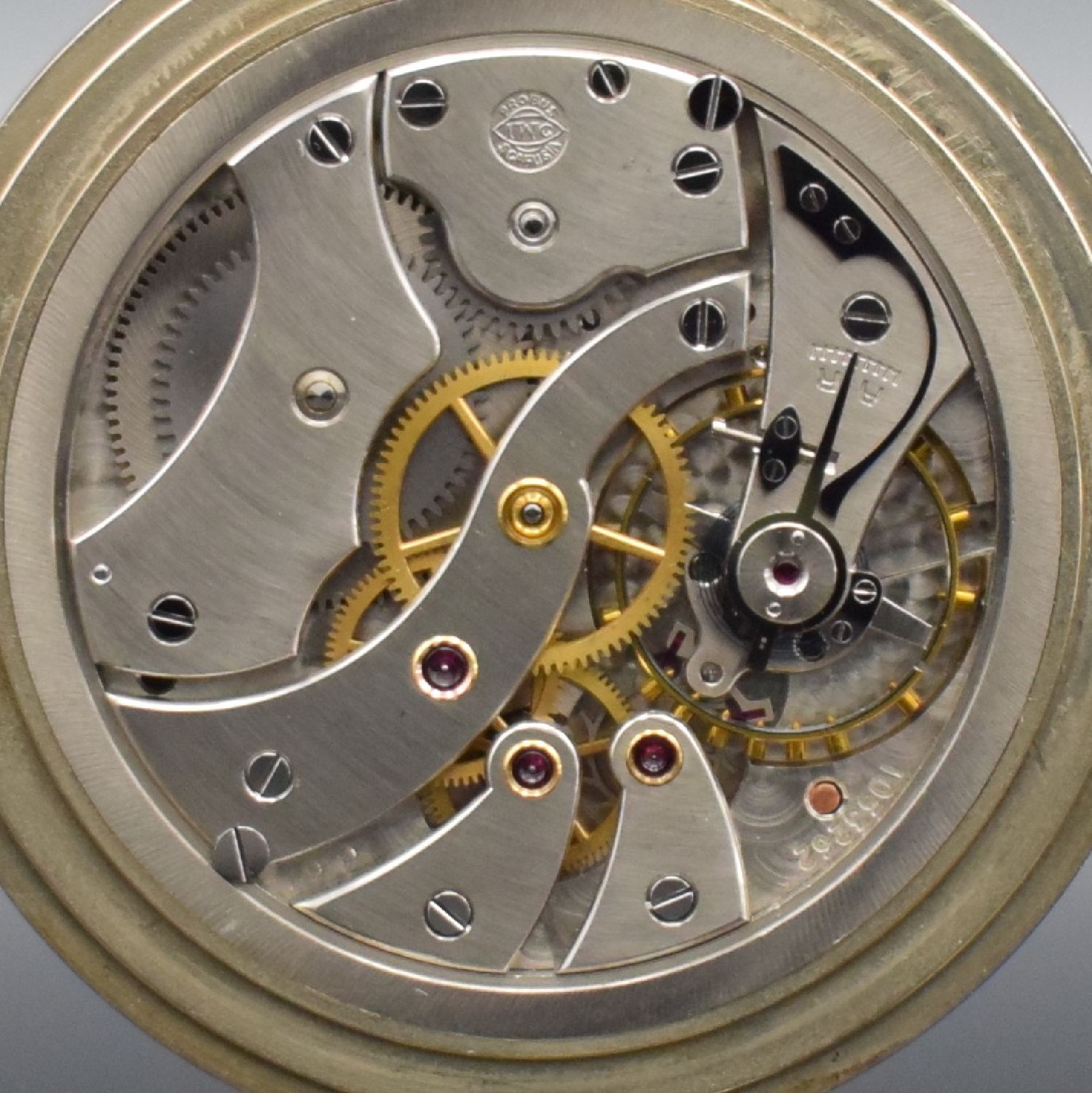 Detail f: IWC große Beobachtungsuhr Kal. 67, Schweiz um 1942, gedr. Nickelgeh., orig. Glas, perfektes Emailzifferbl. m. fetten arab. Zahlen, kl. Sek. b. 6, ...