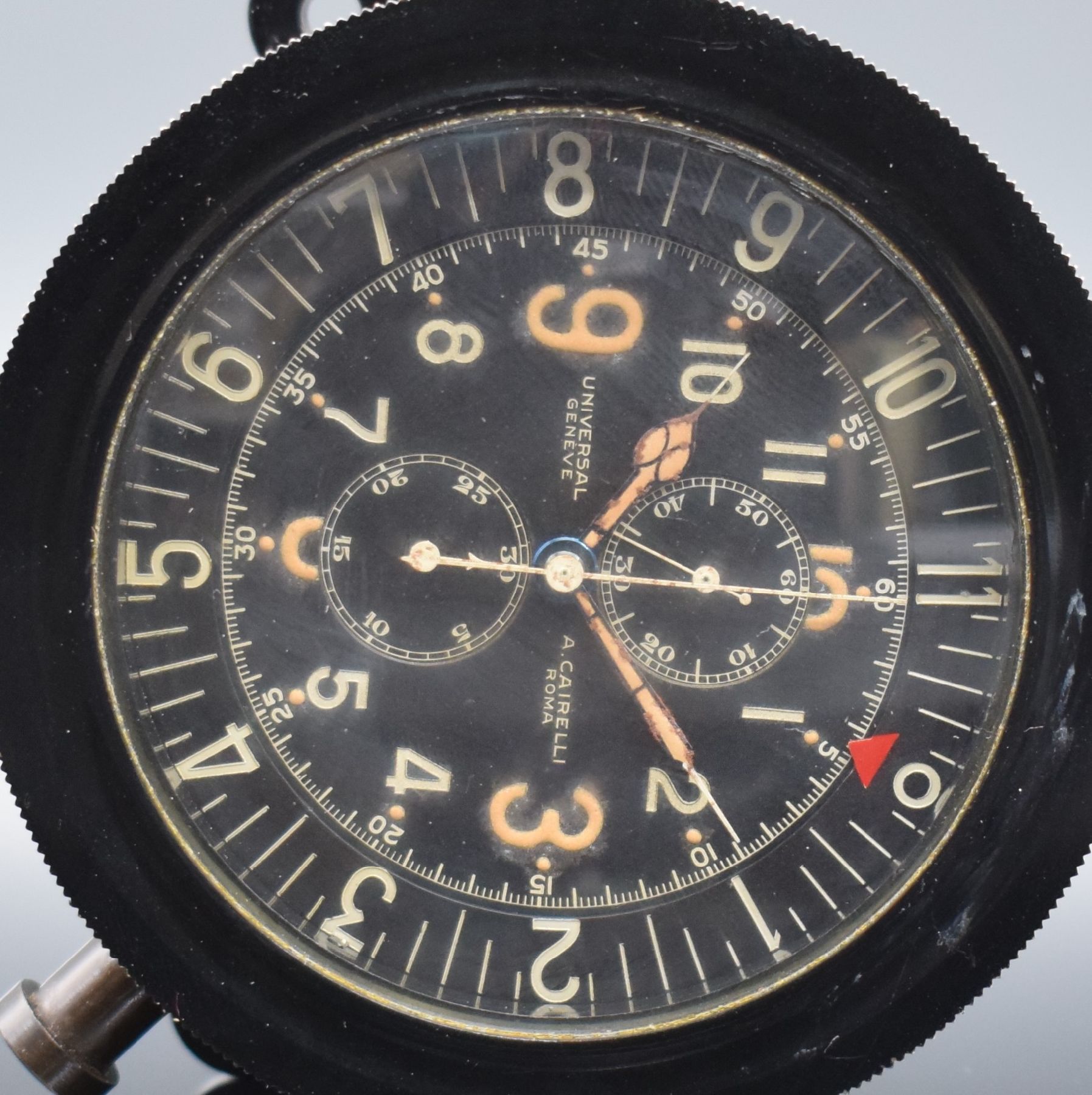 Detail a: UNIVERSAL GENEVE seltener Bord-Chronograph für A. Cairelli, Roma mit orig. Box, Schweiz um 1940, Bakelit Geh. m. Halterung, innenliegende ...