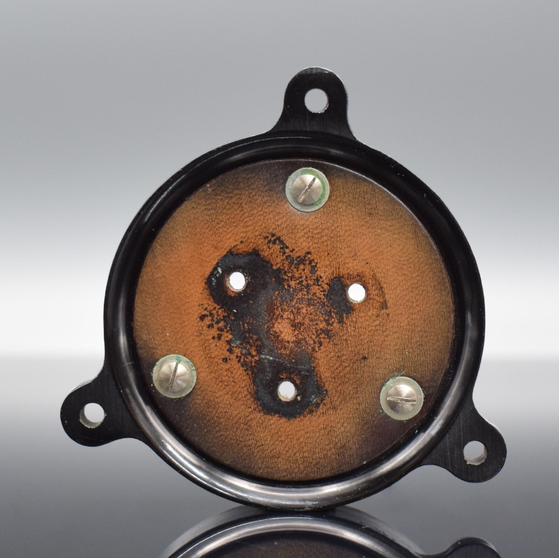 Detail g: UNIVERSAL GENEVE seltener Bord-Chronograph für A. Cairelli, Roma mit orig. Box, Schweiz um 1940, Bakelit Geh. m. Halterung, innenliegende ...