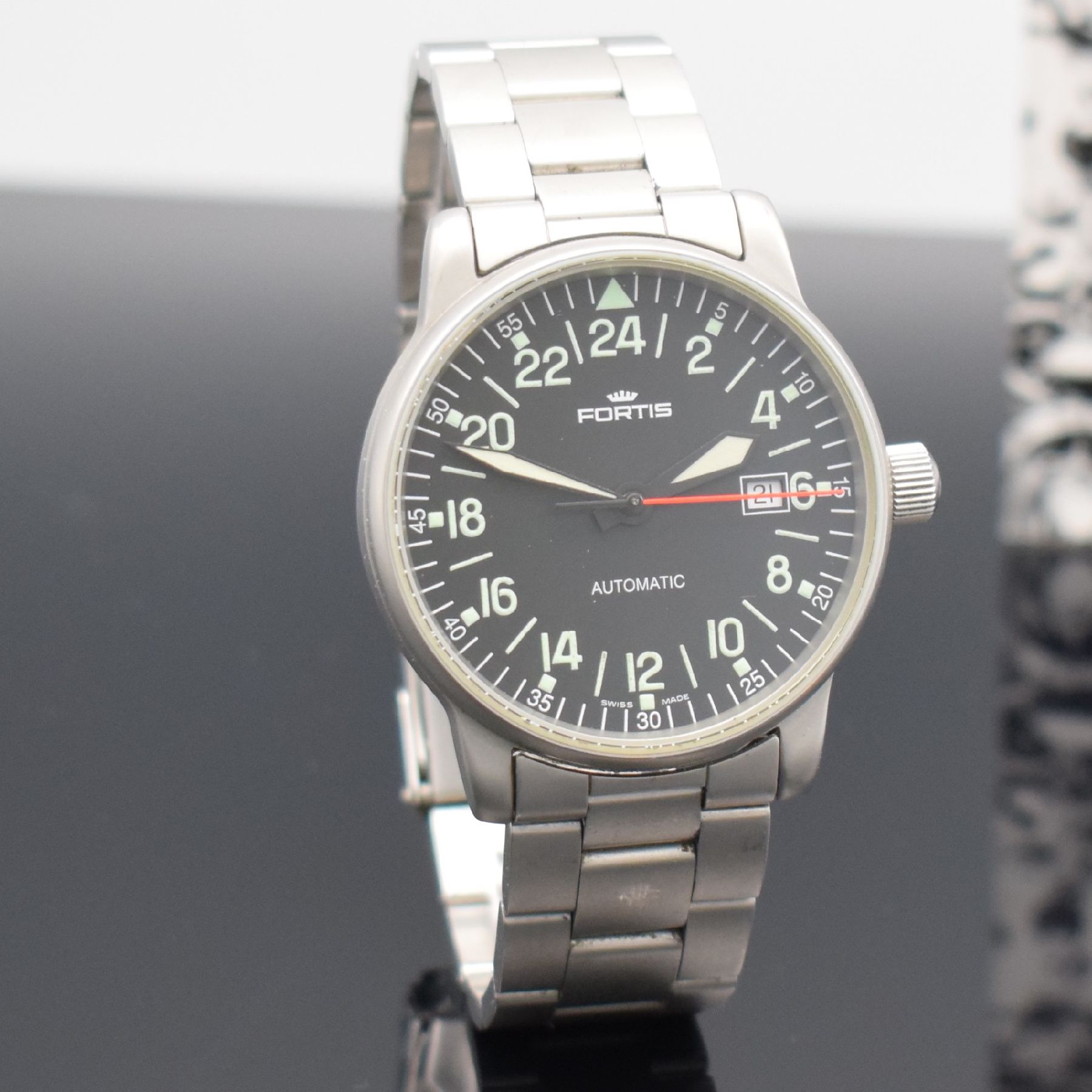 Detail e: FORTIS Herrenarmbanduhr mit 24-Std.-Anzeige in Edelstahl, Schweiz um 1995, Automatik, verschr. Gehäuse inkl. orig. Gliederband m. Faltschl., ...