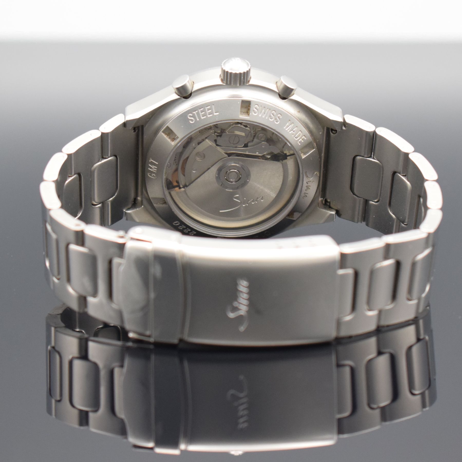 Detail g: SINN Armbandchronograph mit 2. Zeitzone Modell 144 GMT, Schweiz/Deutschland um 1995, Automatik, matt. Edelstahlgeh. inkl. Gliederband m. Faltschl., ...