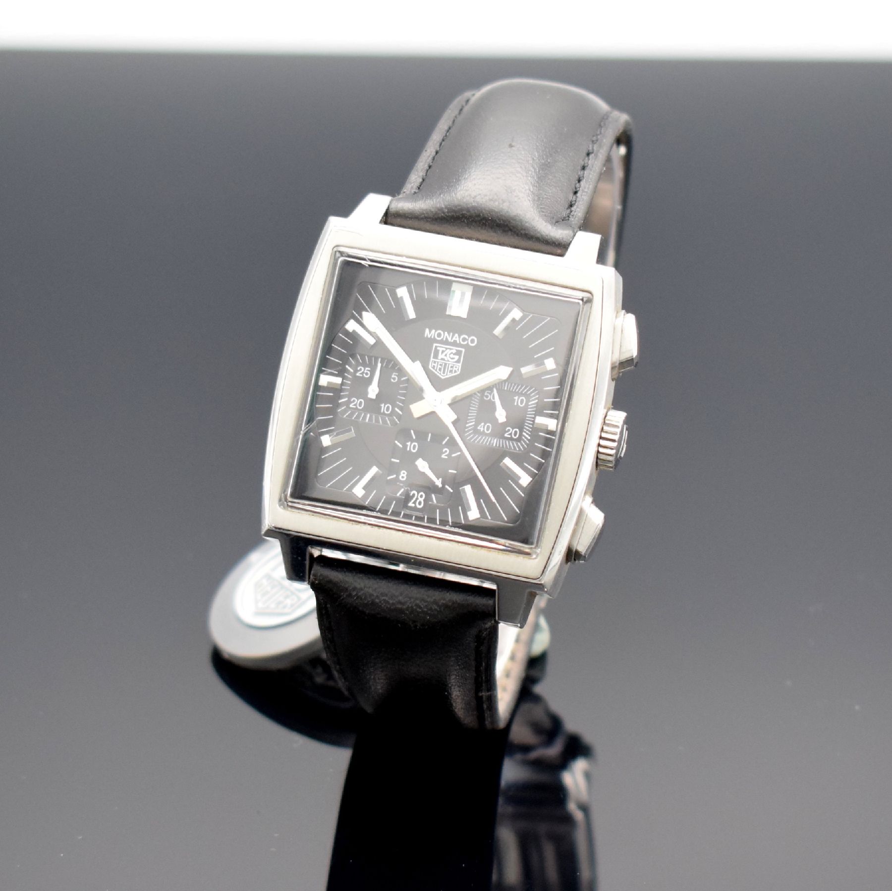 Detail b: TAG HEUER MONACO Herrenarmbanduhr mit Chronograph Ref. CW2111-0, Schweiz um 2005, Automatik, Edelstahlgeh., Boden 4-fach verschr., orig. Lederband m. ...