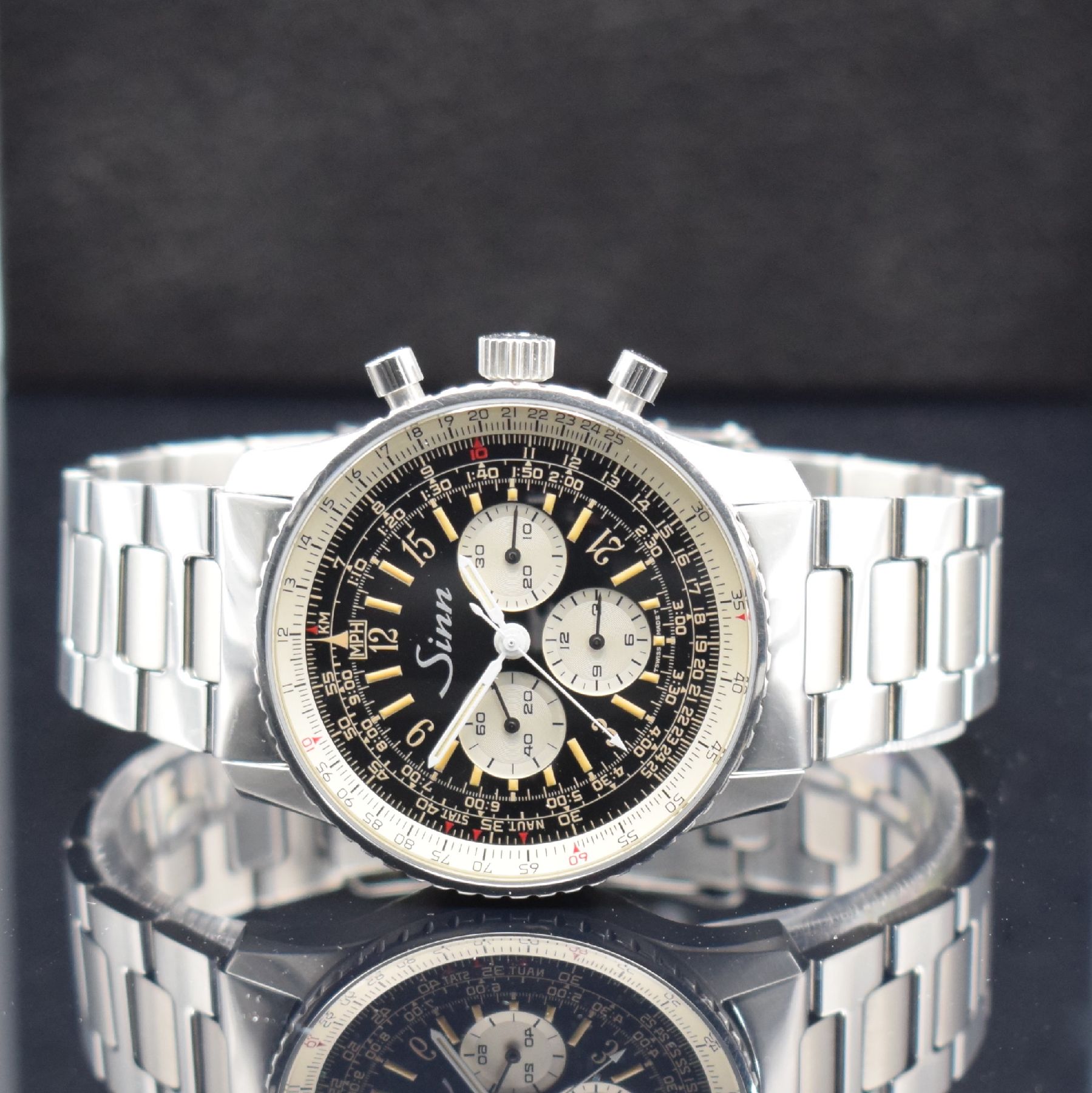 Detail a: SINN seltener Chronograph Navigationsuhr 903 mit 24-Std.-Anzeige, Schweiz um 1995, Handaufzug, beids. vergl. Edelstahlgeh. inkl. Sinn Gliederband m. ...