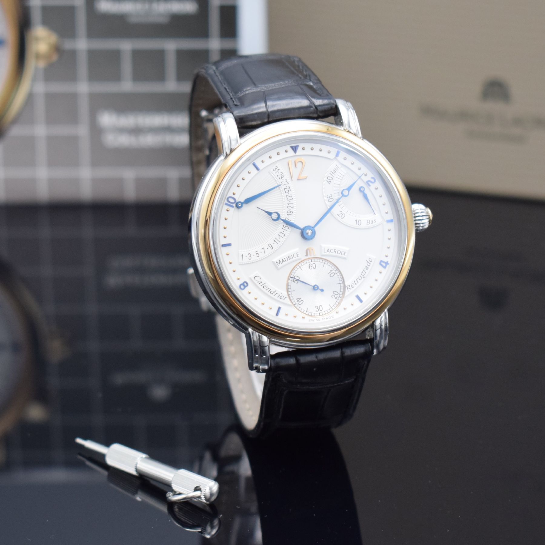 Detail e: MAURICE LACROIX Herrenarmbanduhr aus der Masterpiece Collection Modell Calendrier Rétrograde, Schweiz um 200z, Handaufzug, Ref. MP 7068, ...