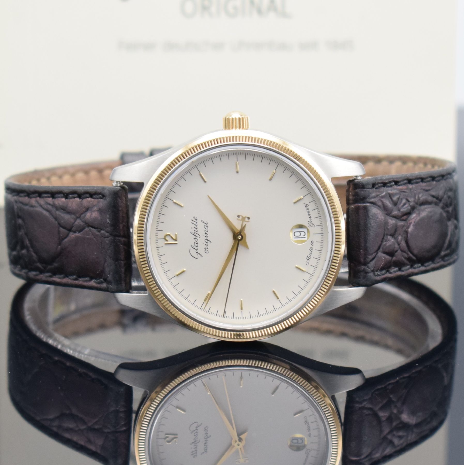 Detail a: GLASHÜTTE Original Klassik Herrenarmbanduhr Ref. 112550505, Deutschland um 1996, Handaufzug, beids. vergl. Gehäuse in Edelstahl/Gold, Boden ...