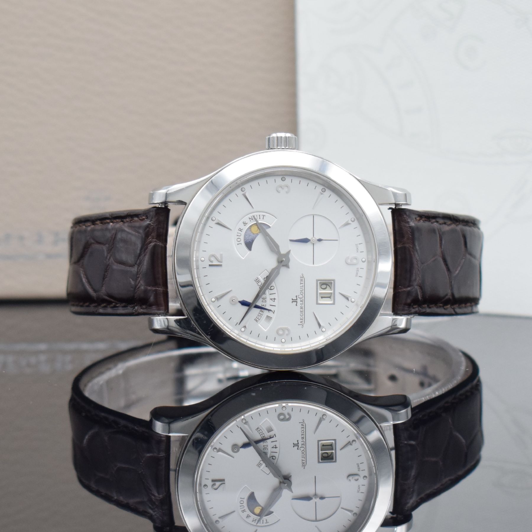 Jaeger-LeCoultre Master Eight Days Herrenarmbanduhr in Stahl, Schweiz verk. lt. beil. Pap. 04/2008, Handaufzug, Ref. Q 1608420/146.8.17S, beids. ...