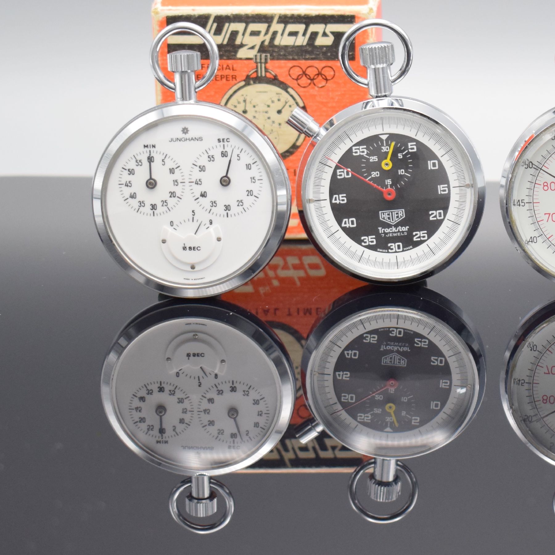 Detail a: Konvolut: 4 Stoppuhren, 2x Hanhart, Heuer & Junghans, Schweiz/Deutschland um 1965-1975, Handaufzug, verchr. Geh., 1)Hanhart m. Rattrapante-Funktion, ...