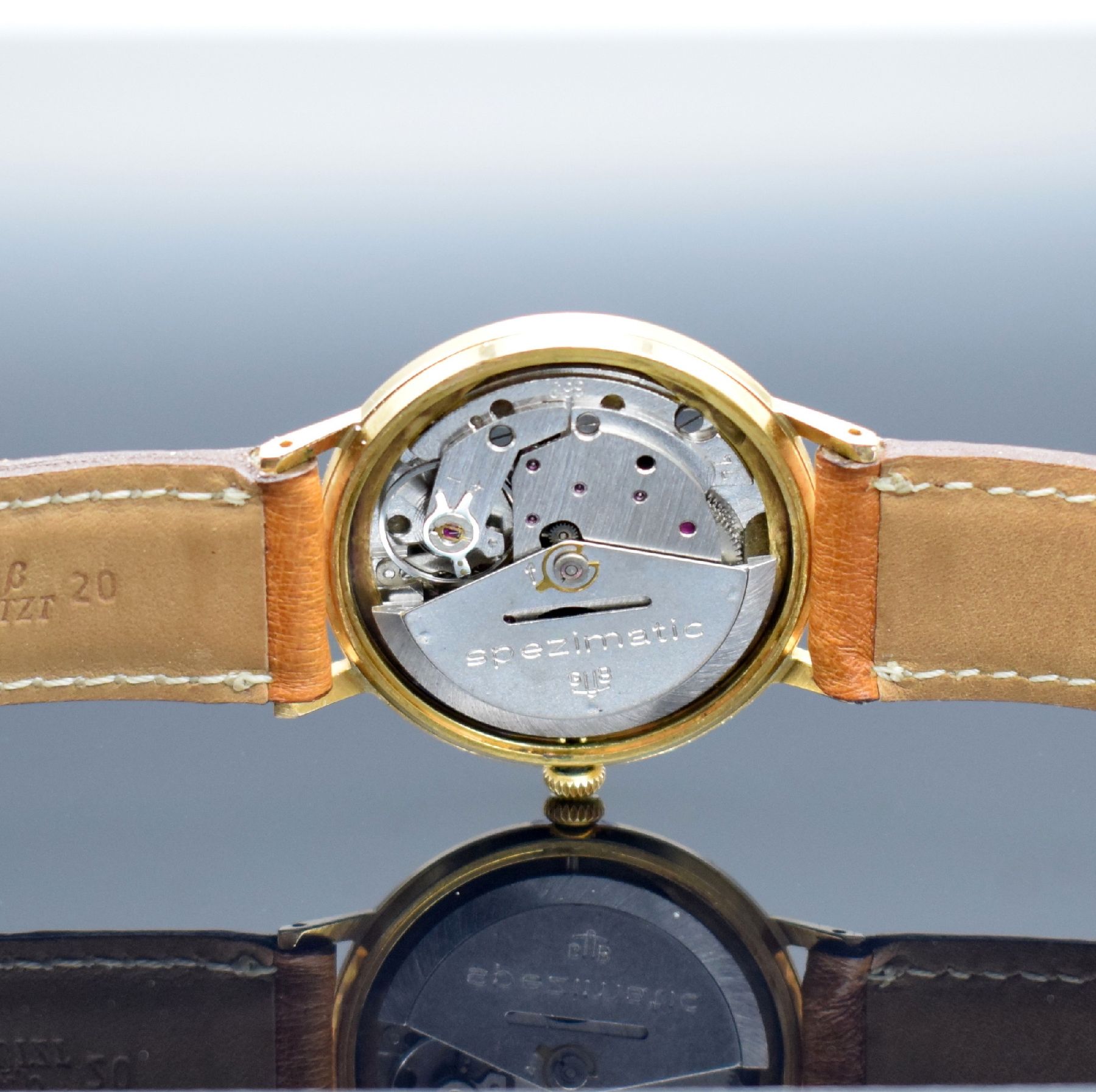 Detail f: GLASHÜTTE Herrenarmbanduhr, Automatik, Deutschland um 1970, verg. Metallgeh., Edelstahlboden aufgedr., silb. Zifferbl. m. aufgel. gold. Indizes, ...