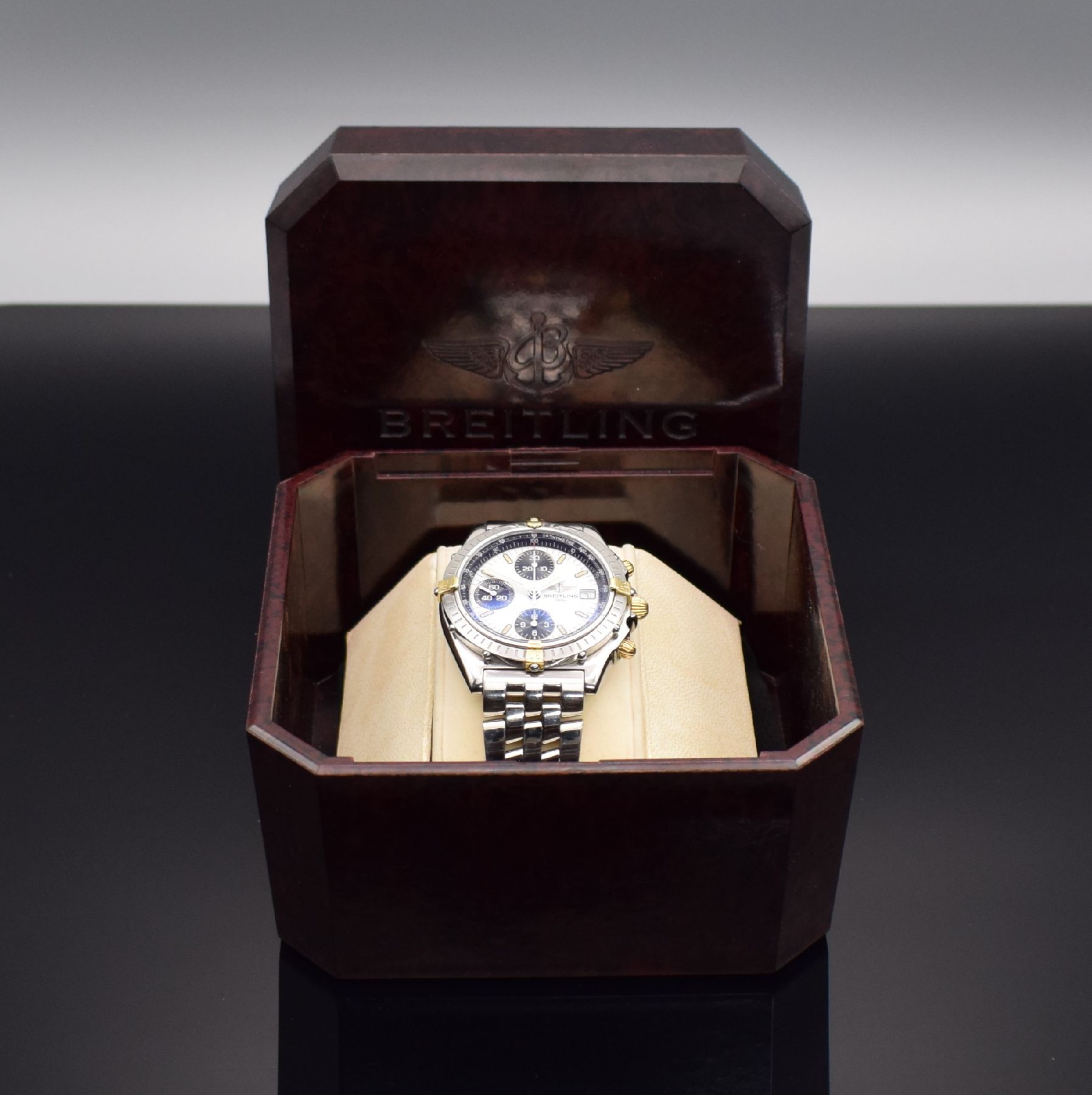 Detail i: BREITLING Chronomat Herrenarmbanduhr, Automatik, Schweiz um 1995, Ref. 81.950, Edelstahl/Gold komb. inkl. Pilotband m. Faltschl., Boden & Krone ...