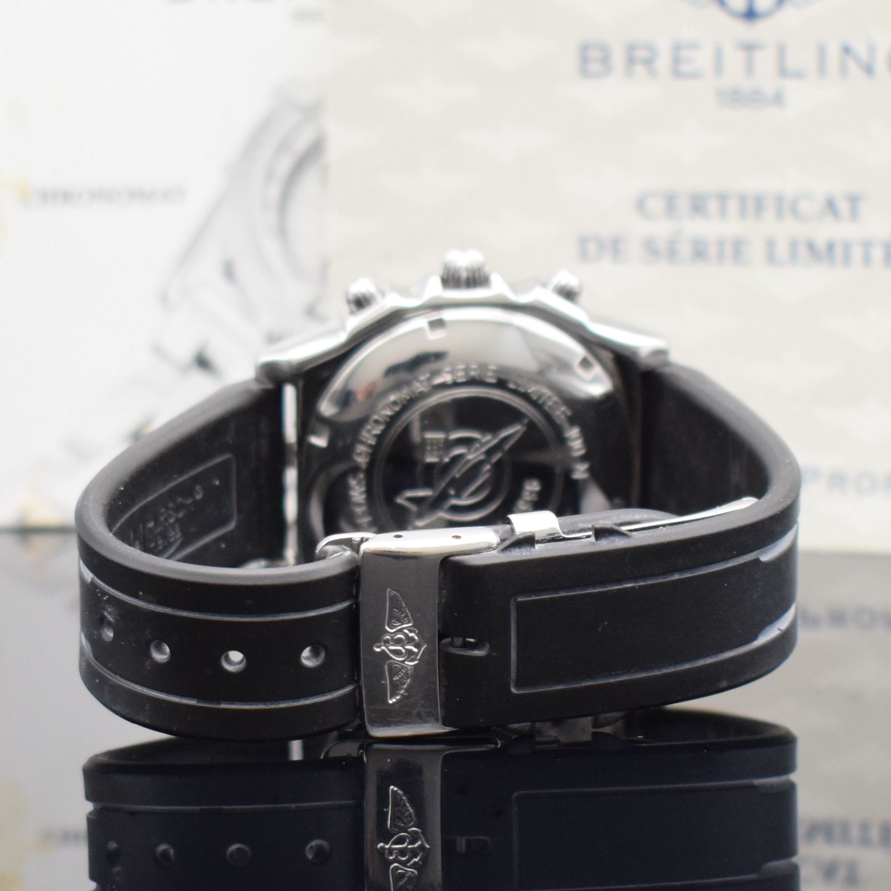 Detail d: BREITLING seltener Chronomat Sonderserie The Red Arrows, Automatik, Ref. A13050.1, herausgegeben zu Ehren gleichnamiger Kunstflugstaffel 1965 - 1996, ...
