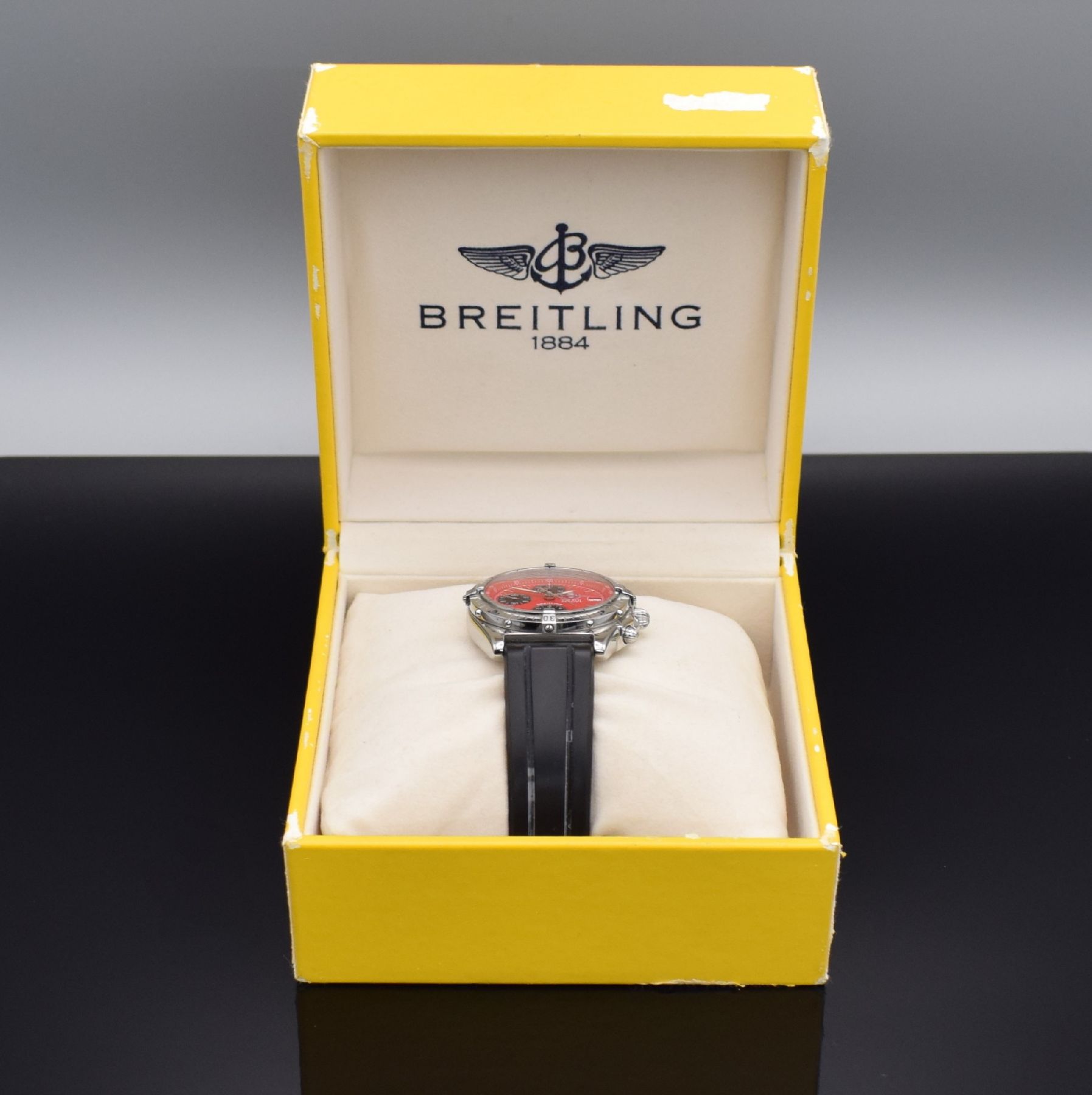 Detail i: BREITLING seltener Chronomat Sonderserie The Red Arrows, Automatik, Ref. A13050.1, herausgegeben zu Ehren gleichnamiger Kunstflugstaffel 1965 - 1996, ...