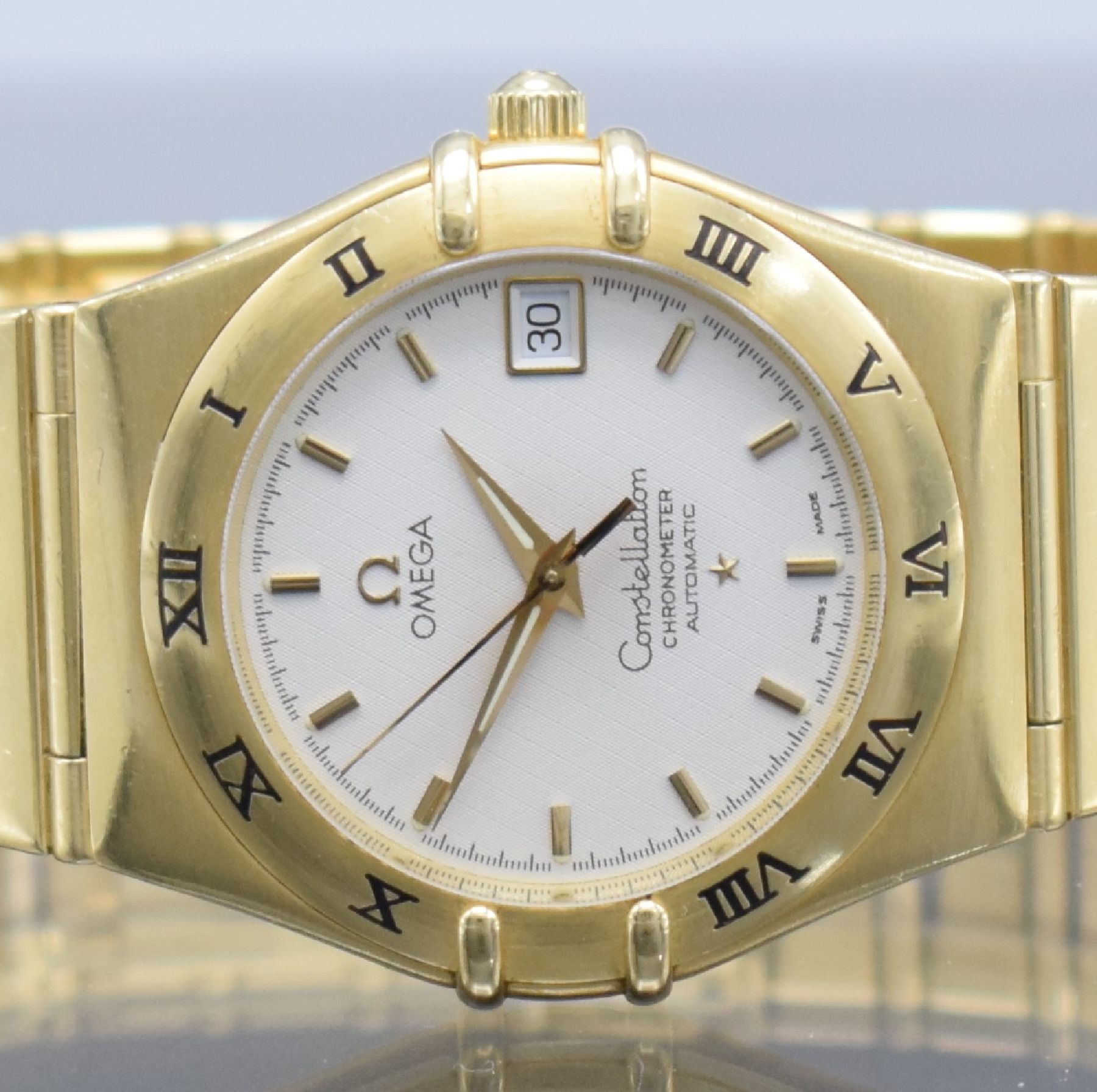 Detail b: OMEGA Herrenarmbanduhr Constellation Chronometer in GG 750/000 Referenz 368.1201, Automatik, Schweiz um 1995, massives Goldgeh. inkl. Gliederband m. ...