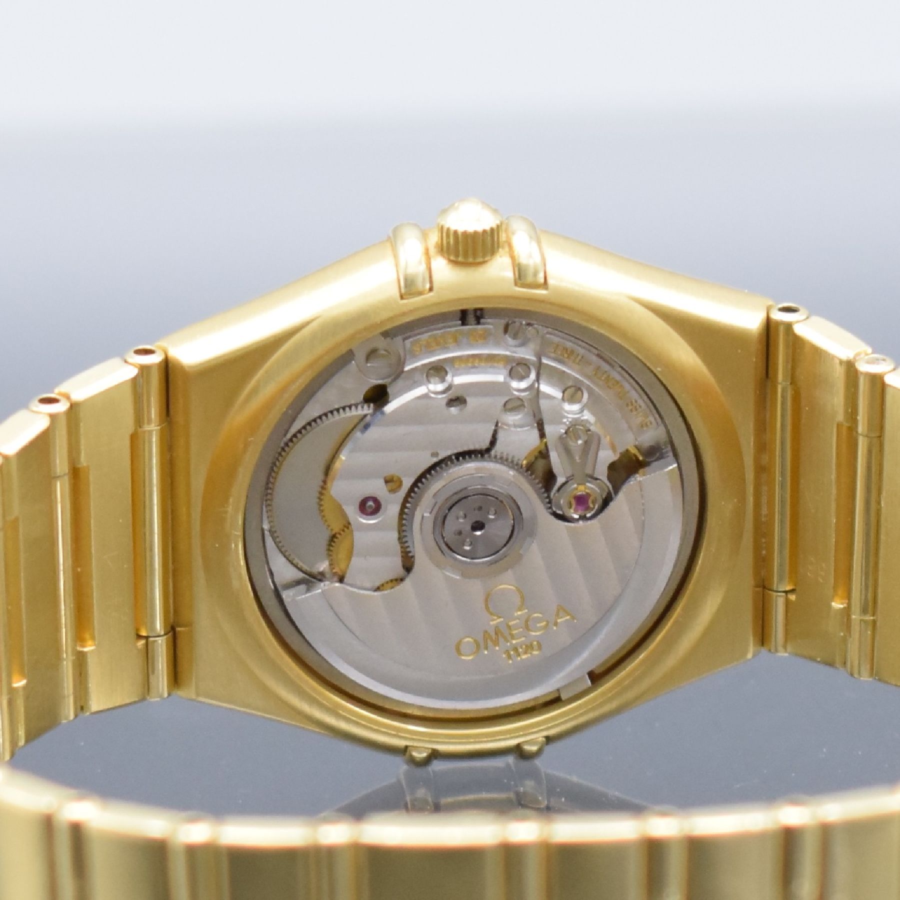 Detail j: OMEGA Herrenarmbanduhr Constellation Chronometer in GG 750/000 Referenz 368.1201, Automatik, Schweiz um 1995, massives Goldgeh. inkl. Gliederband m. ...