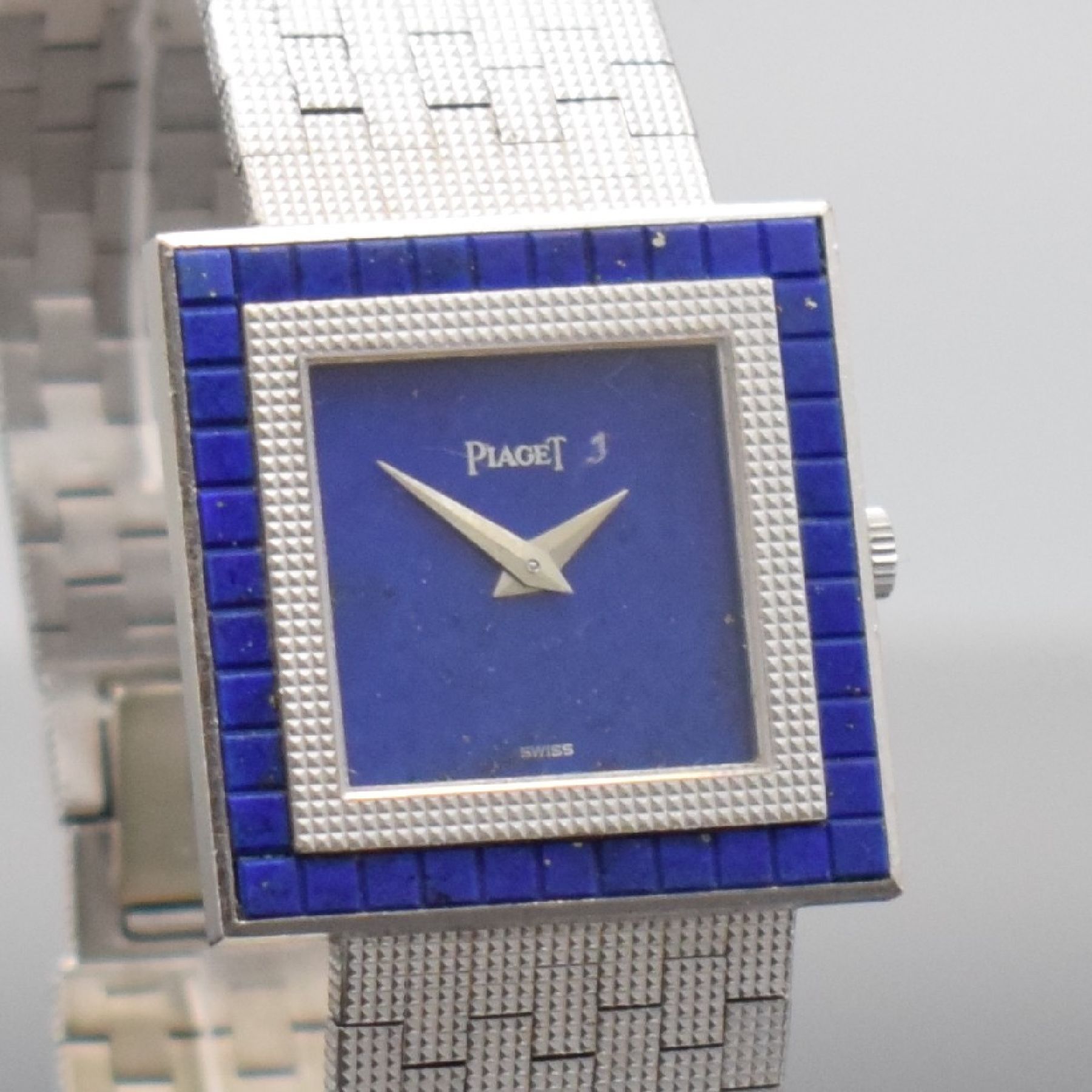 Detail e: PIAGET seltene, quadratische Damenarmbanduhr Altiplano in WG 750/000 mit Lapislazuli Zifferblatt & Lünette Referenz 9200 C 4, Handaufzug, Schweiz um ...