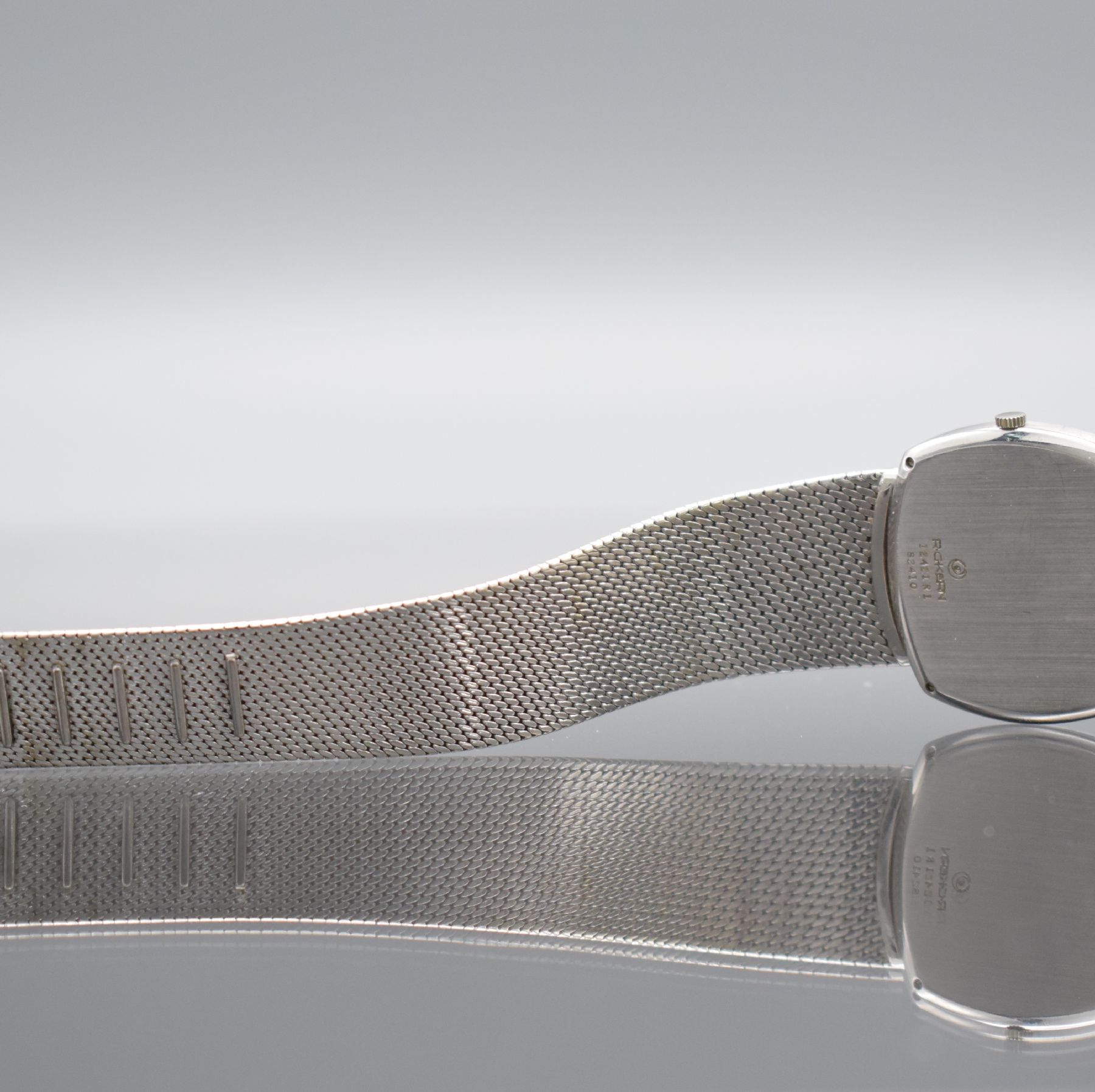 Detail h: PIAGET feine Armbanduhr in WG 750/000 Referenz 12421R1, Automatik, Schweiz 1970er Jahre, 2-teil. Geh., Indexlünette, Boden 4-fach verschr., silb. ...