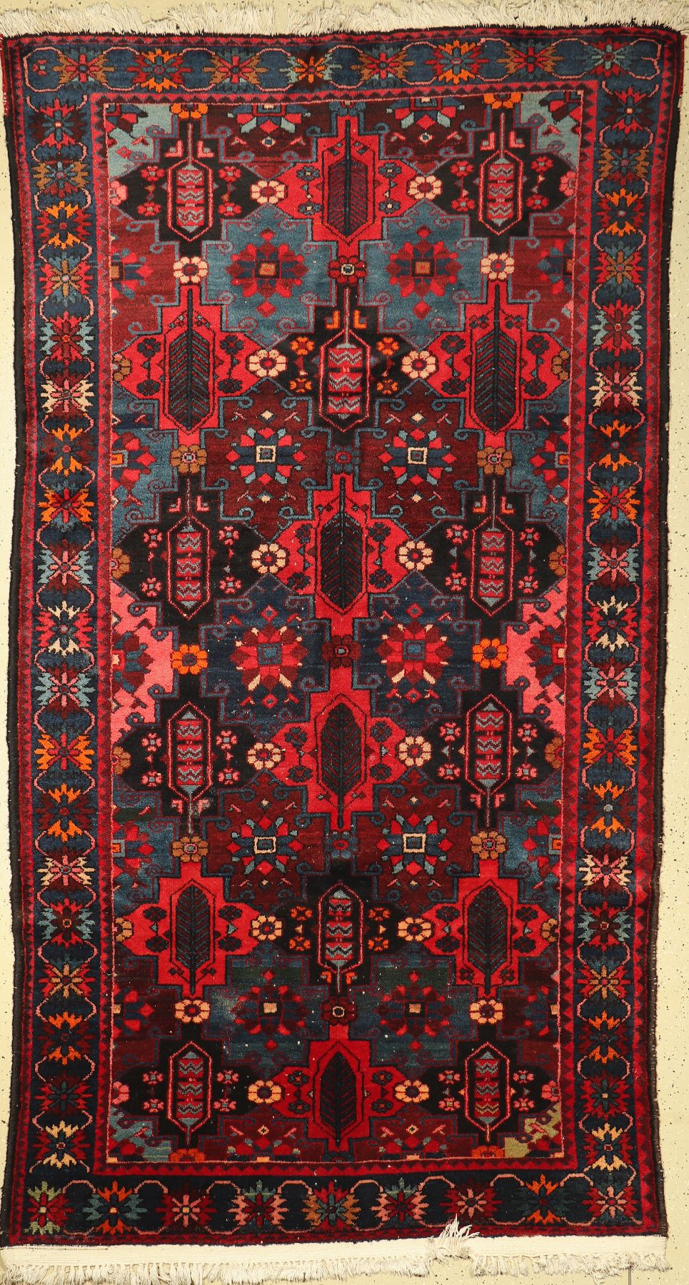 Bachtiar alt, Persien, um 1950, Wolle auf Baumwolle, ca. 305 x 164 cm, EHZ: 2-3