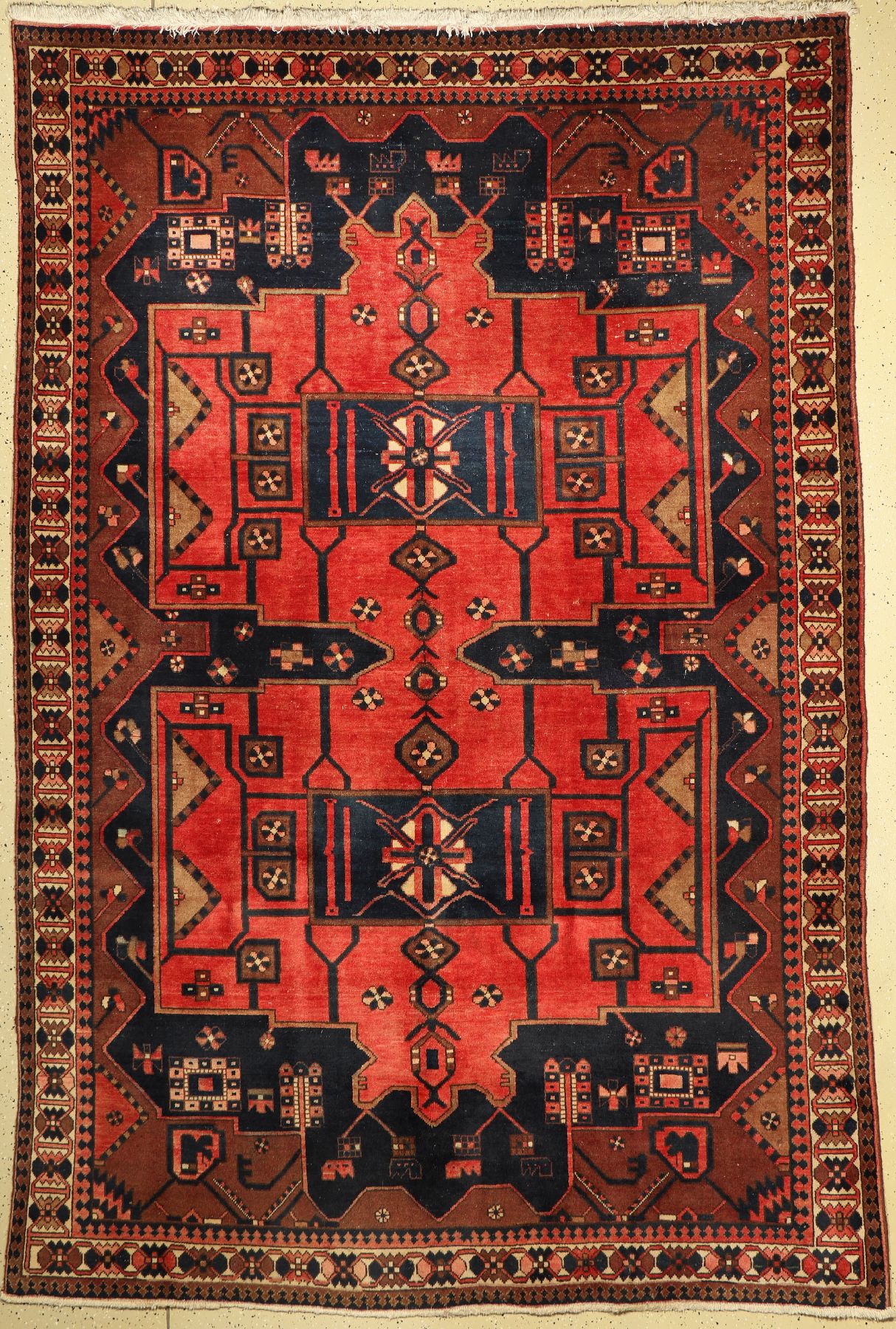 Bachtiar alt, Persien, um 1950, Wolle auf Baumwolle, ca. 300 x 206 cm, EHZ: 3