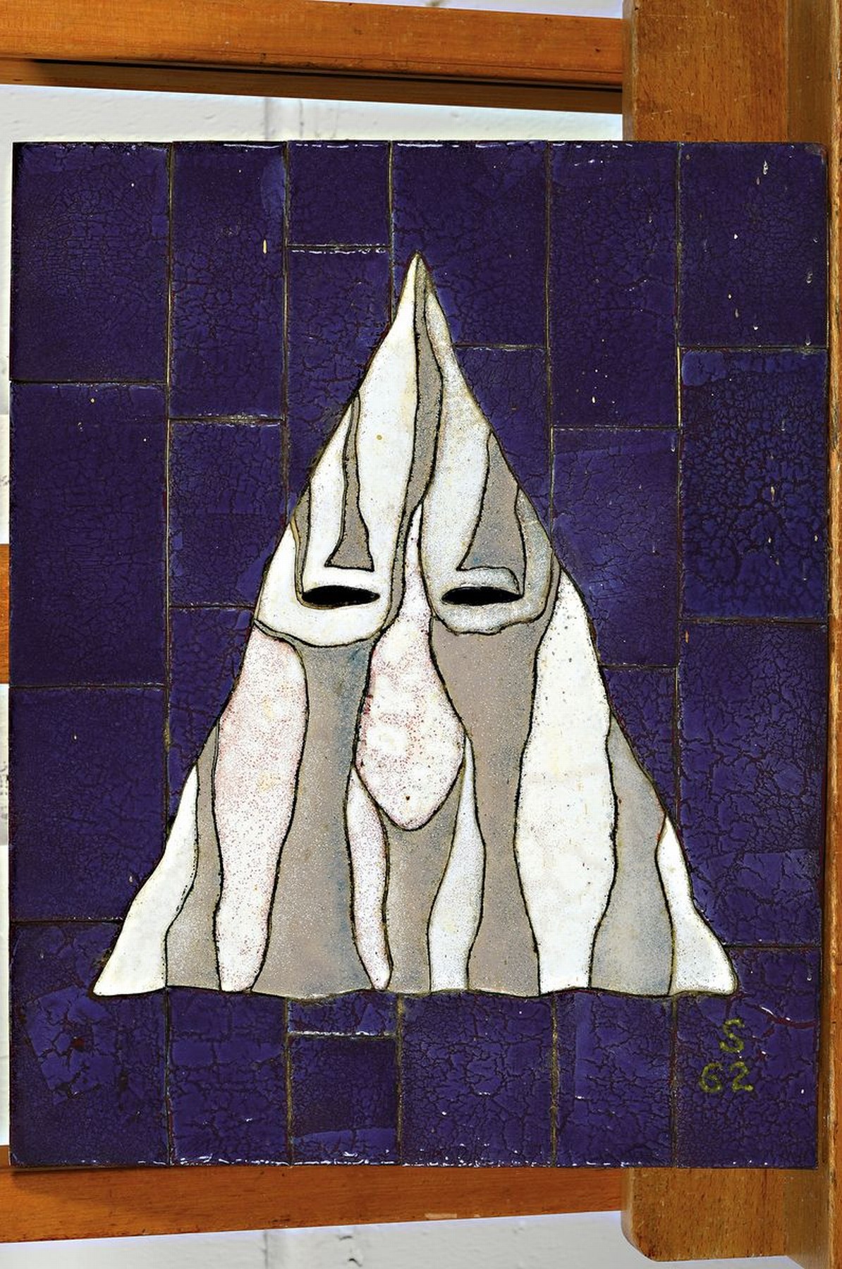 Detail k: Hermann Schütte, 1893 Osnabrück-1973 Hamburg, Maske, Email auf Kupfer, monogrammiert S und dat. 62, ca. 37x29cm