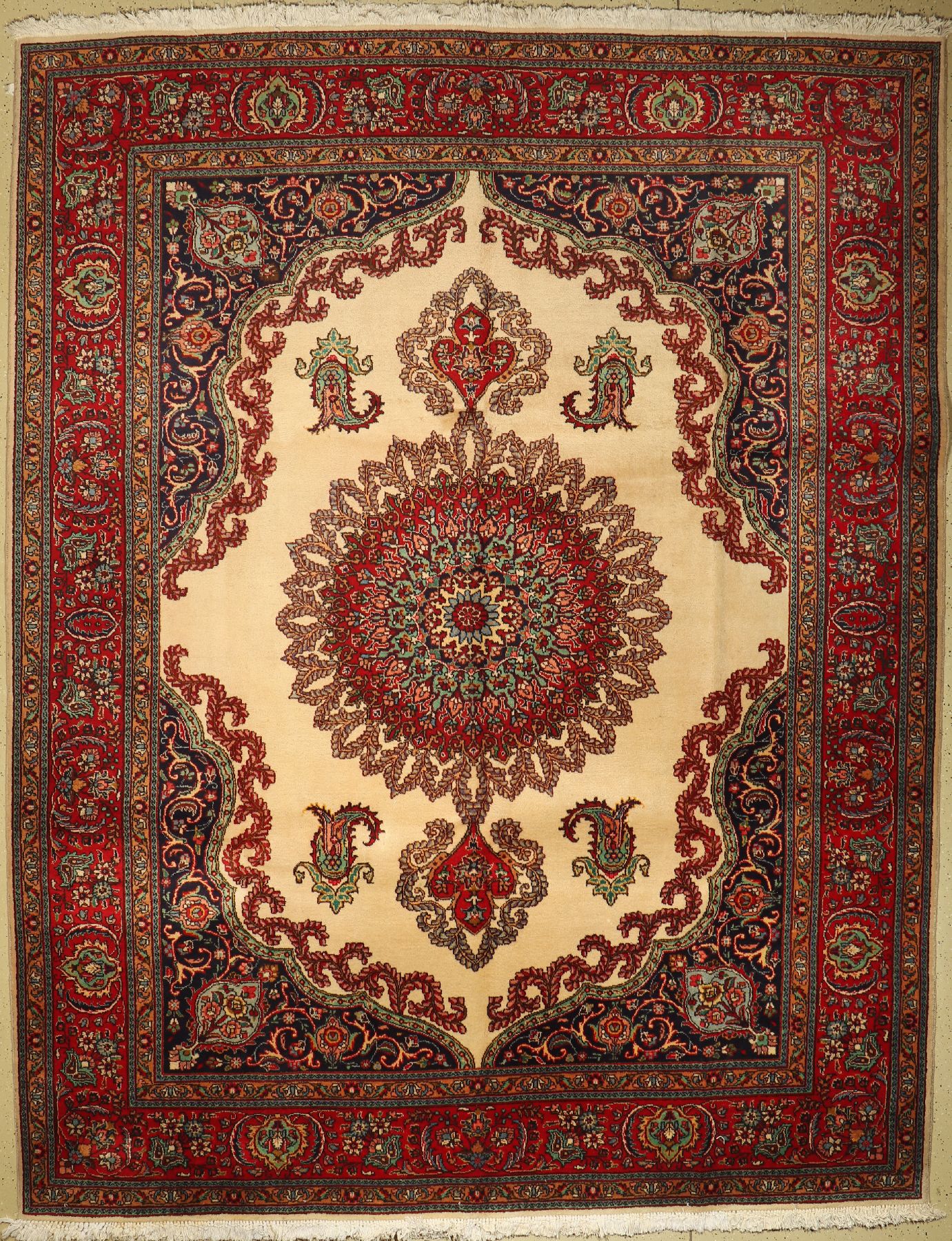 Täbriz alt, Persien, ca. 50 Jahre, Wolle auf Baumwolle, ca. 390 x 300 cm, EHZ: 2-3
