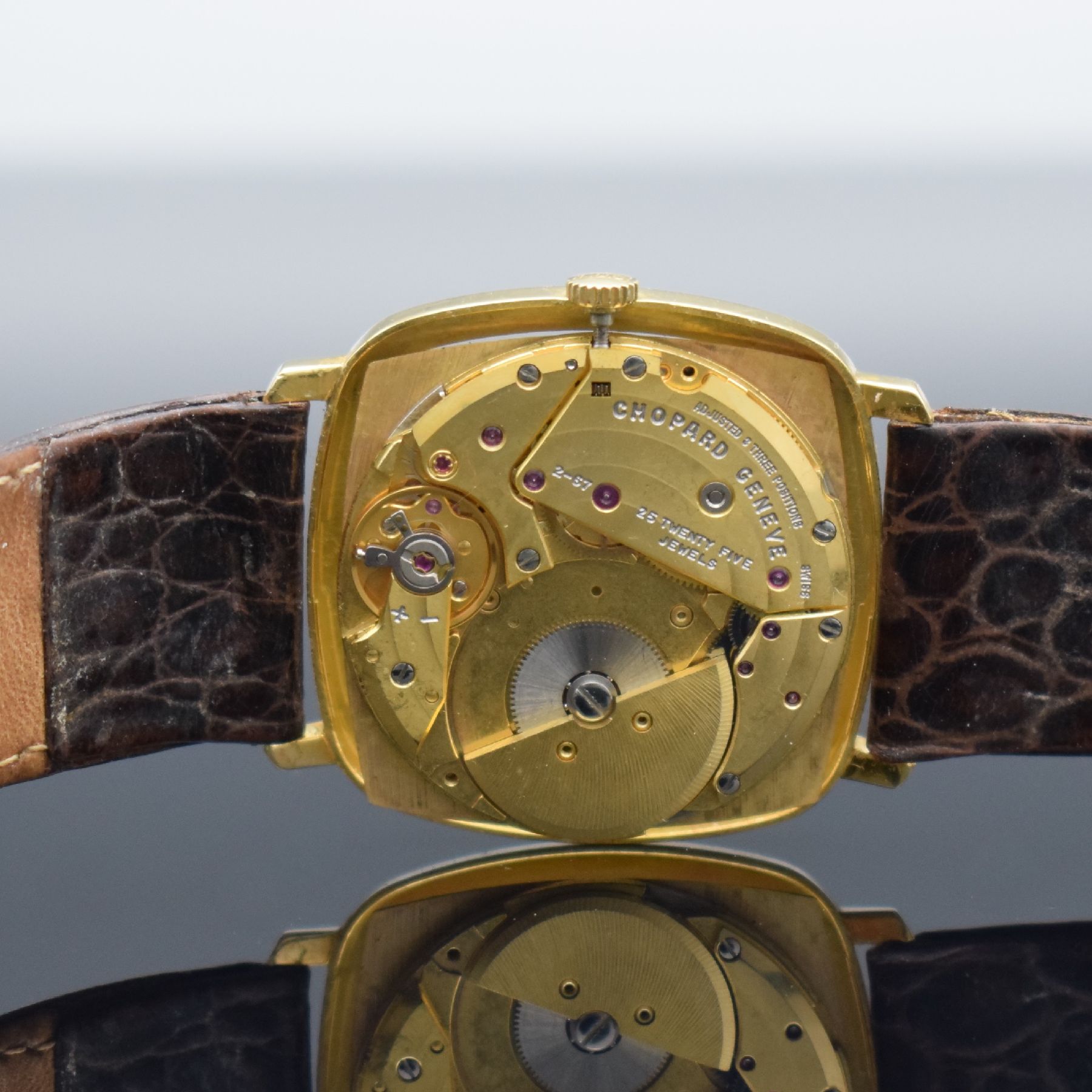 Detail f: CHOPARD Herrenarmbanduhr in GG 750/000, Schweiz um 1990, Automatik mit Micro-Rotor, Ref. 2110, 2-teil. Gehäuse, Boden aufgedr., gold. Zifferbl. m. ...
