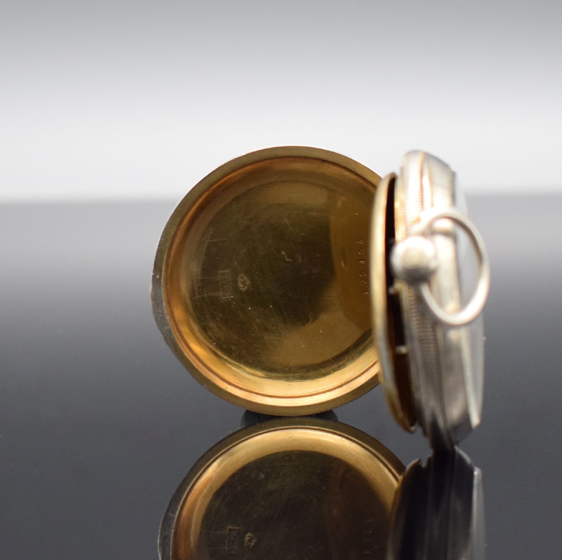 Detail b: Offene Taschenuhr mit doppelter Zeitanzeige, Schweiz für Osmanisches Reich um 1870, Silbergehäuse, innen verg., Emailzifferbl. m. röm. & ...