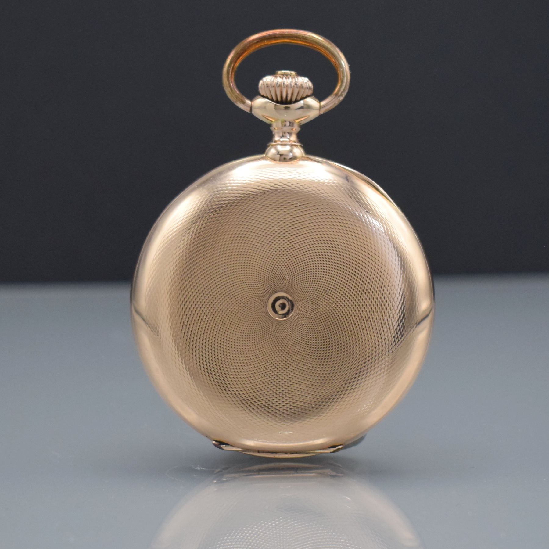 Detail c: ZENITH Savonette in RG 585/000, Schweiz um 1914, massives 3-Deckel Goldgeh. m. a-goutte Schlüssen l. dell., Cuvette mit Medaillengravur, beide ...