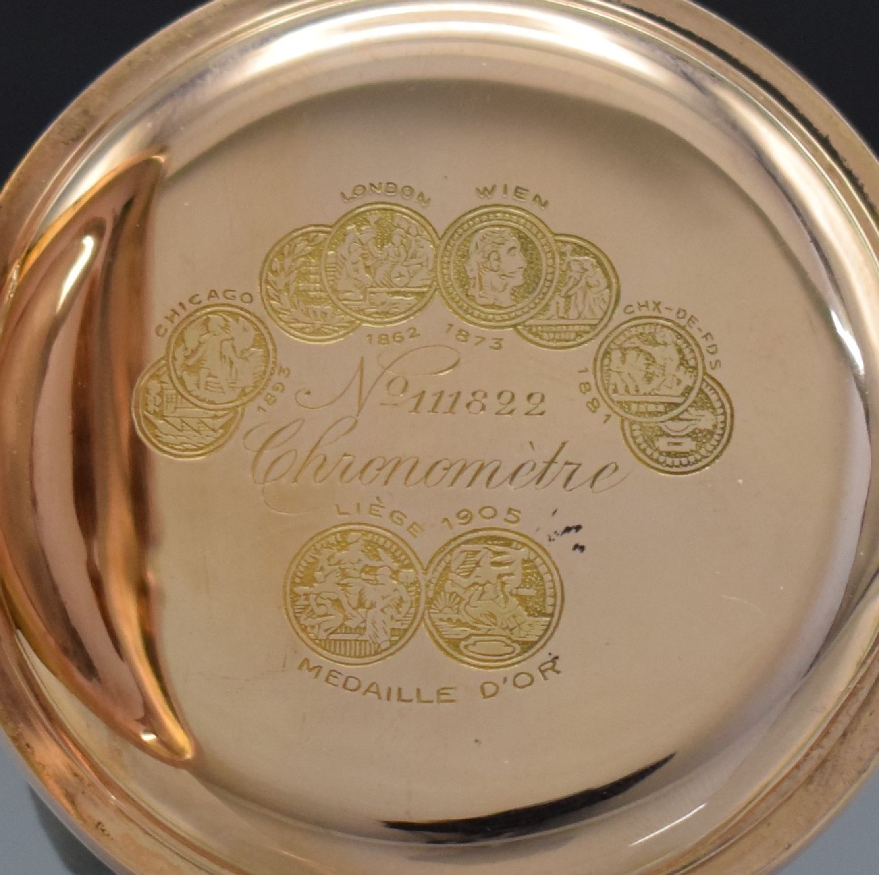 Detail e: ZENITH Savonette in RG 585/000, Schweiz um 1914, massives 3-Deckel Goldgeh. m. a-goutte Schlüssen l. dell., Cuvette mit Medaillengravur, beide ...