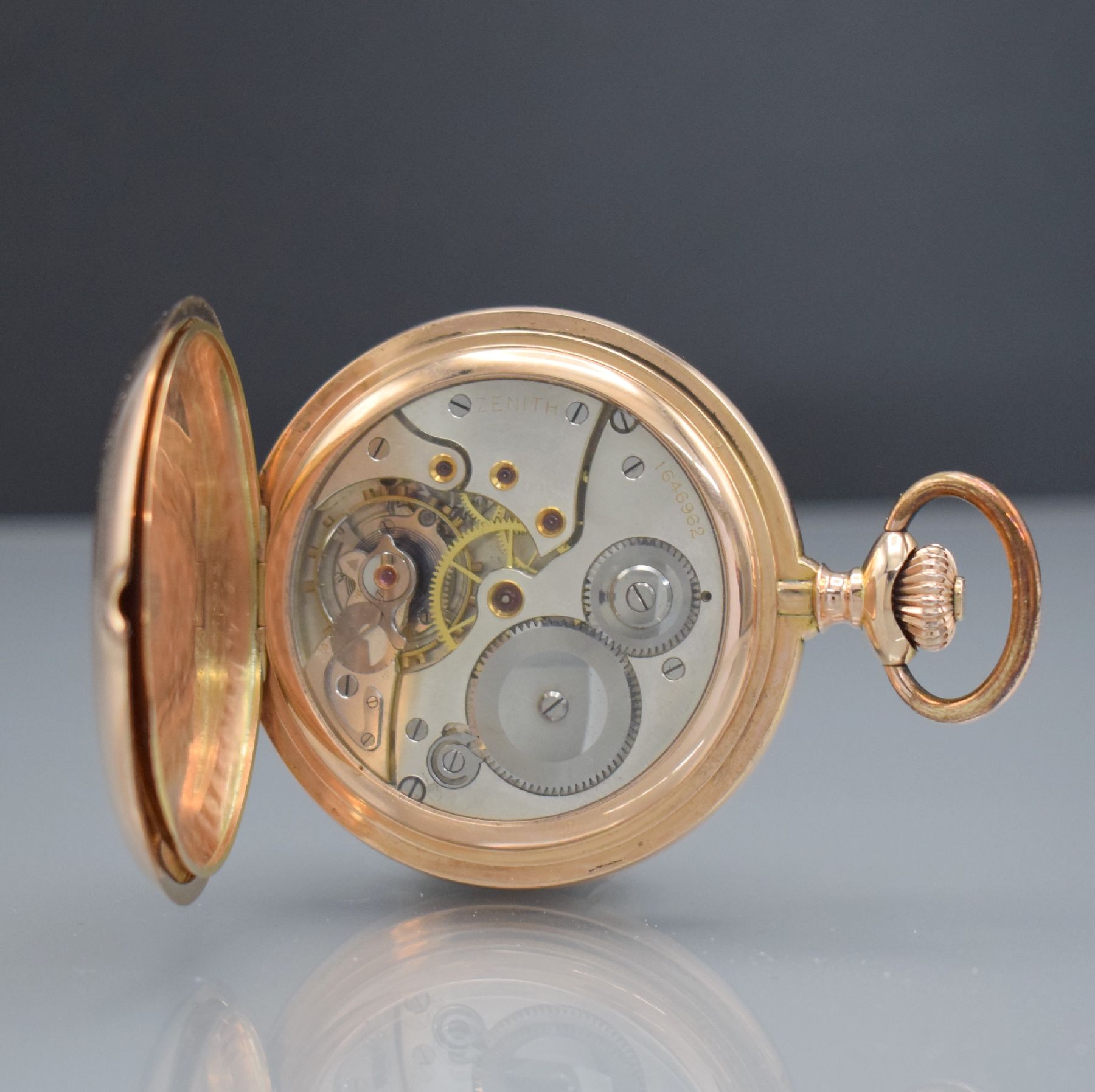 Detail g: ZENITH Savonette in RG 585/000, Schweiz um 1914, massives 3-Deckel Goldgeh. m. a-goutte Schlüssen l. dell., Cuvette mit Medaillengravur, beide ...