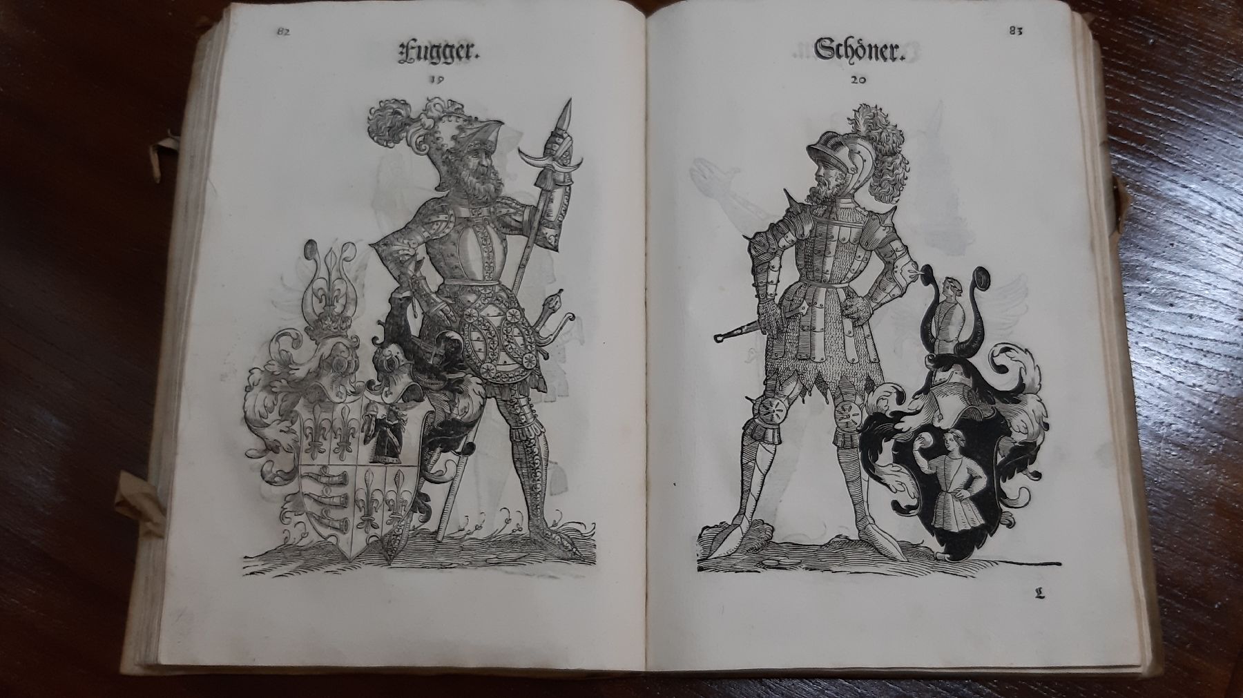 Detail b: Bericht und Anzeigen der loblichen Stadt Augspurg aller Herren Geschlecht so vor ...., 1550, 163 Seiten, mit Darstellungen der Wappen der ...