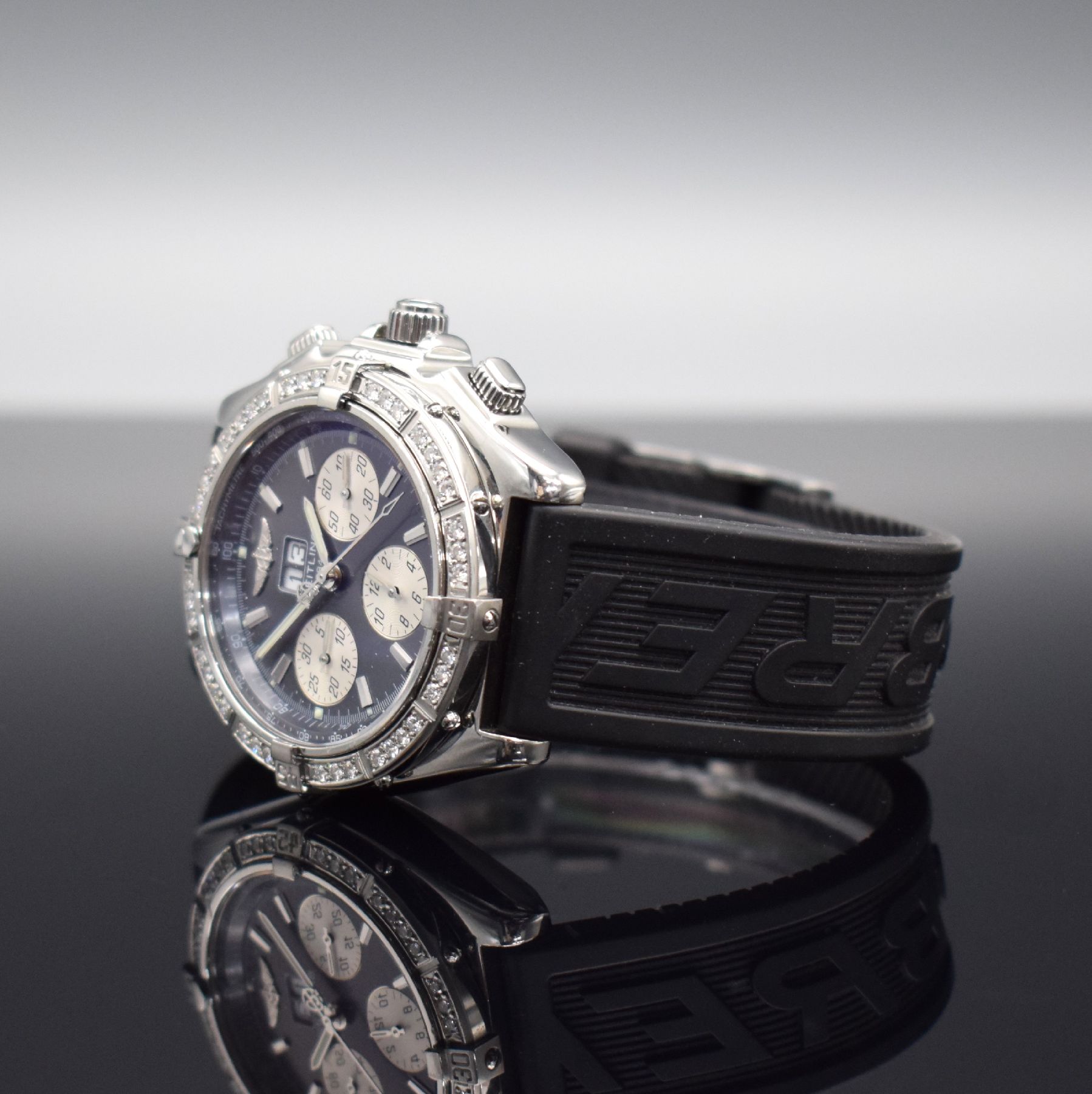 Detail b: BREITLING Crosswind Armbandchronograph mit Grossdatum, Schweiz um 2005, Automatik, Ref. A44355, massives verschr. Edelstahlgeh., eins. drehb. ...