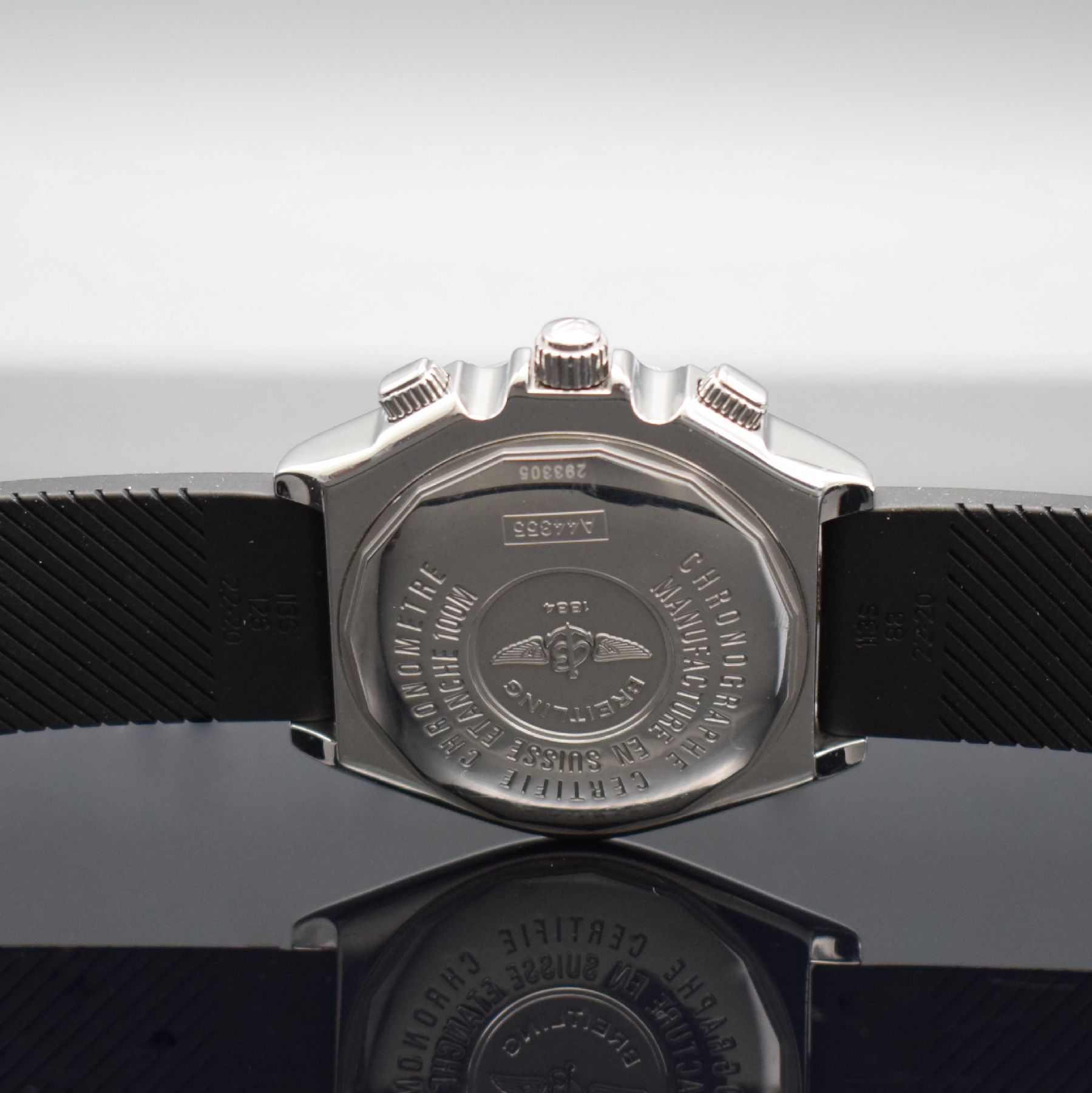 Detail f: BREITLING Crosswind Armbandchronograph mit Grossdatum, Schweiz um 2005, Automatik, Ref. A44355, massives verschr. Edelstahlgeh., eins. drehb. ...