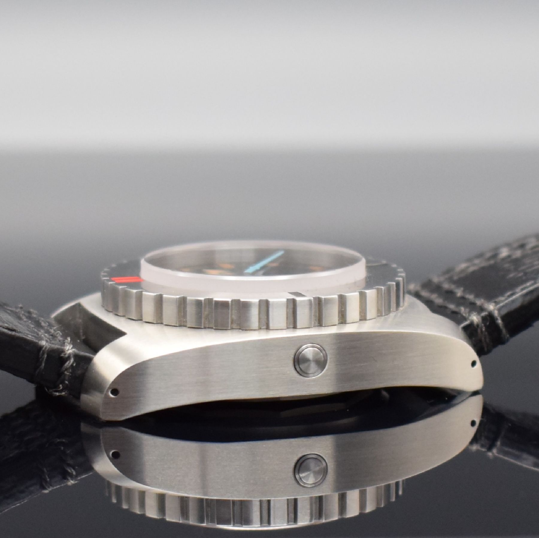 Detail f: ENZO MECHANA Acqua 1650FT Herrenarmbanduhr mit Tauchereigenschaften, um 2019, Automatik, massives verschr. Gehäuse m. Helium-Ventil, eins. drehb. ...