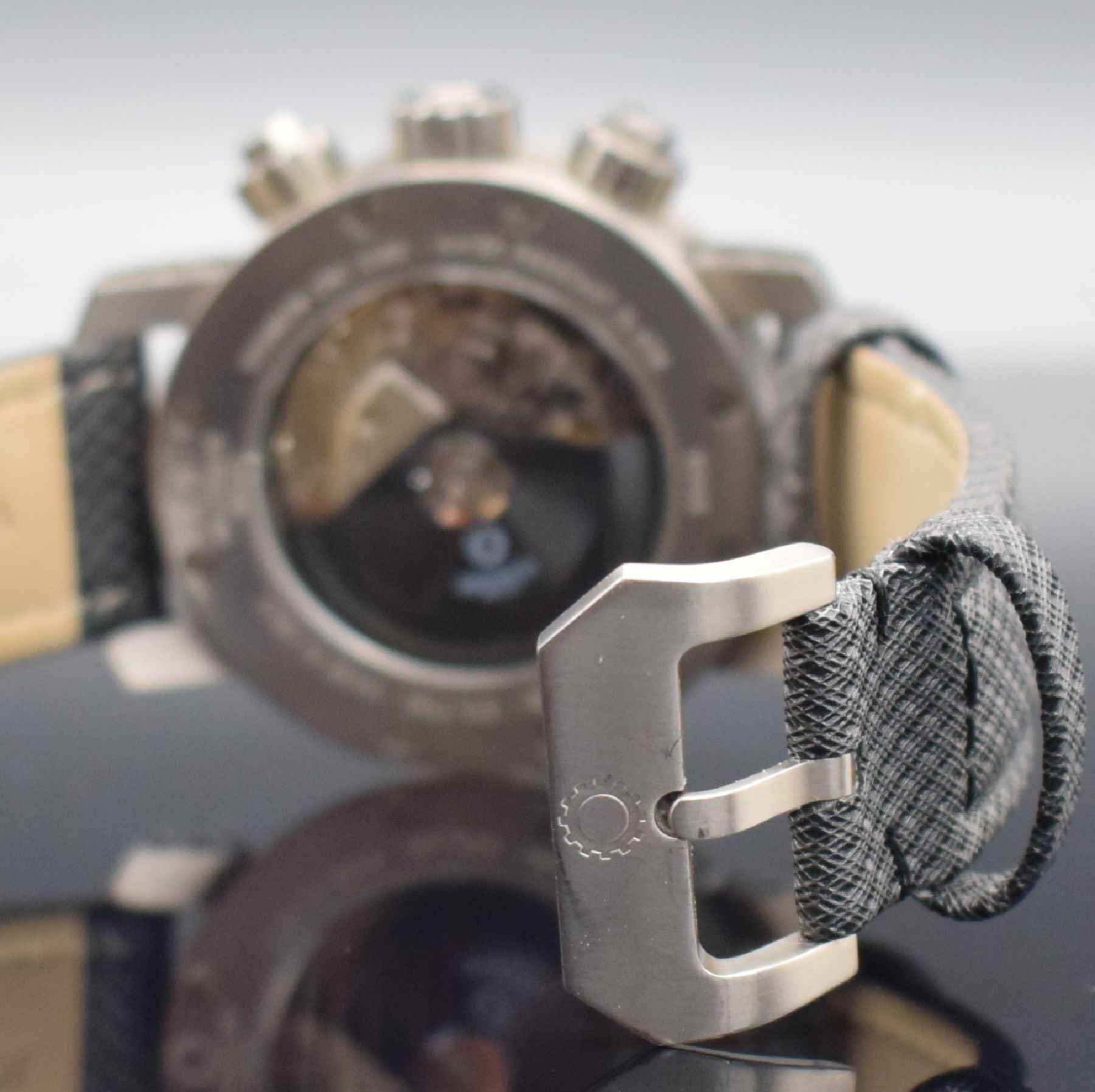 Detail d: MECCANICHE VELOCI Superquadro große Herrenarmbanduhr mit Chronograph, Italien um 2015, Automatik, beids. vergl. & verschr. Geh. in Titan, ...