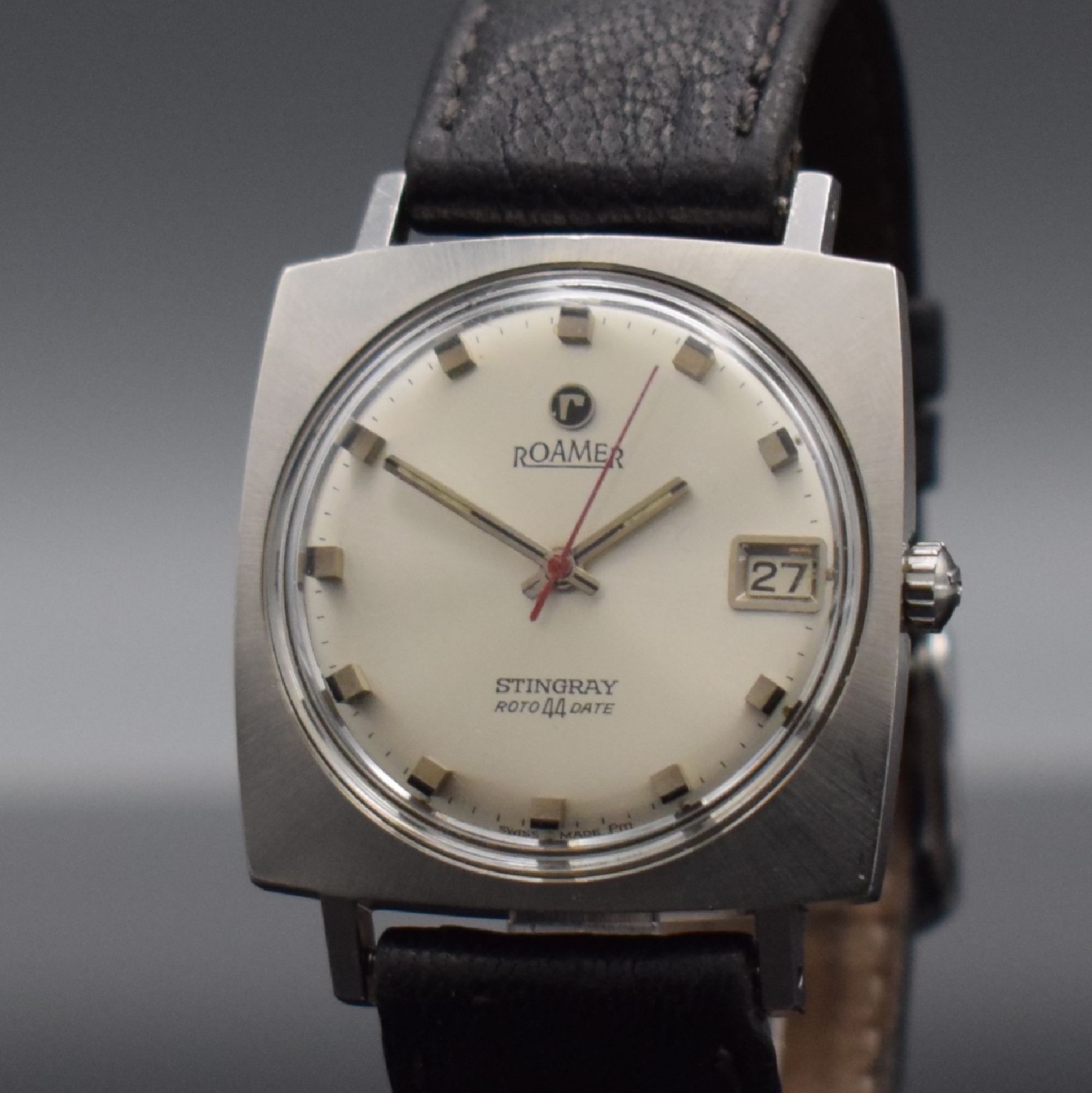 Detail c: ROAMER Herrenarmbanduhr Stingray Roto 44 Date, Automatik, Schweiz 1970er Jahre, Ref. 471-1120.600, kissenförmiges Edelstahlgeh., neutr. Lederband, ...