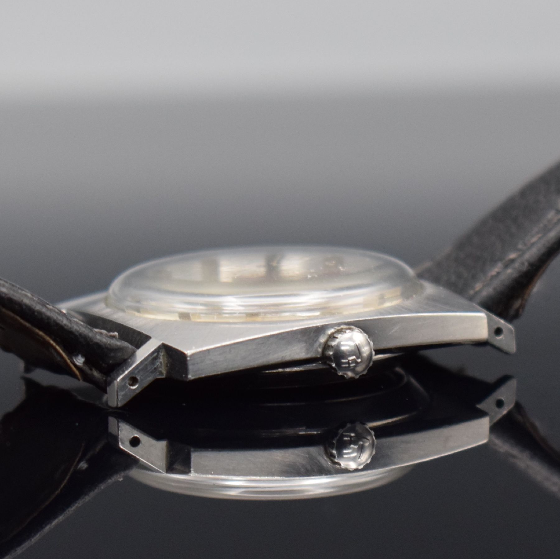 Detail d: ROAMER Herrenarmbanduhr Stingray Roto 44 Date, Automatik, Schweiz 1970er Jahre, Ref. 471-1120.600, kissenförmiges Edelstahlgeh., neutr. Lederband, ...