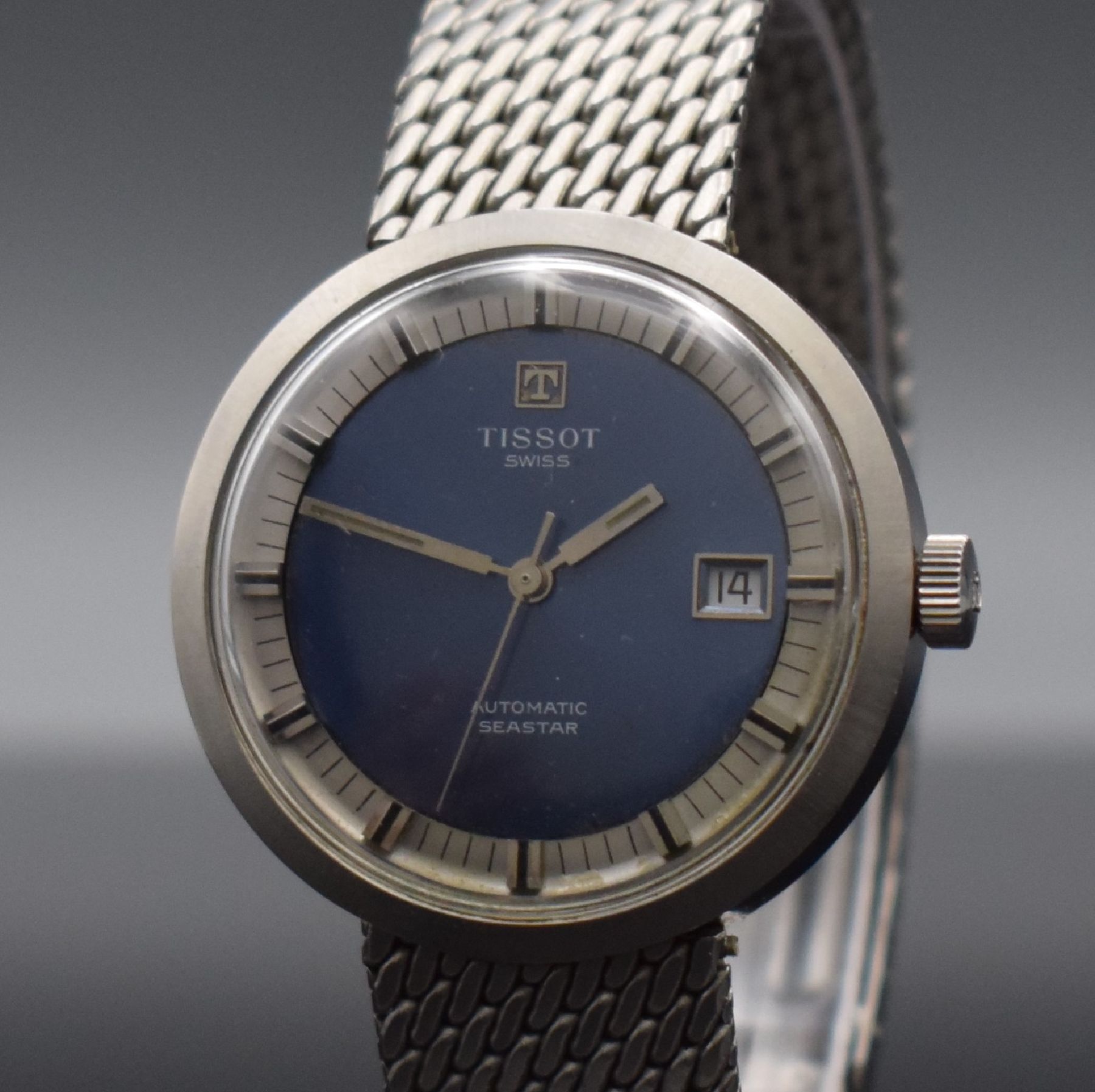 Detail c: TISSOT Herrenarmbanduhr Seastar, Automatik, Schweiz um 1970, Ref. 44636 4, Edelstahlgeh. inkl. Gliederband m. Faltschl., Boden verschr., blaues ...