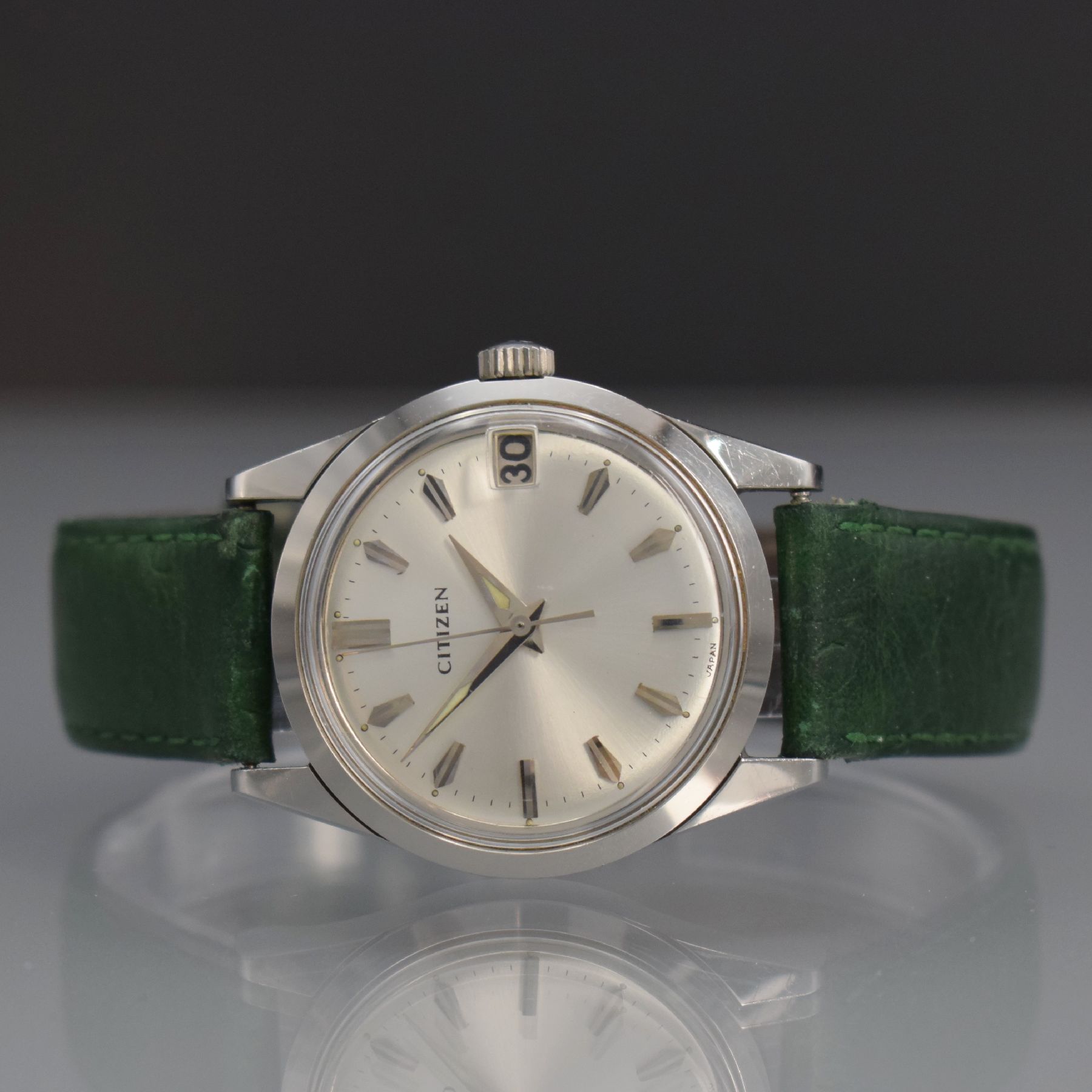 CITIZEN Herrenarmbanduhr, Automatik, Japan um 1965, Edelstahlgeh., Boden verschr., silb. Zifferbl. m. aufgel. Indizes rest., Lanzenzeiger, Anz. v. ...