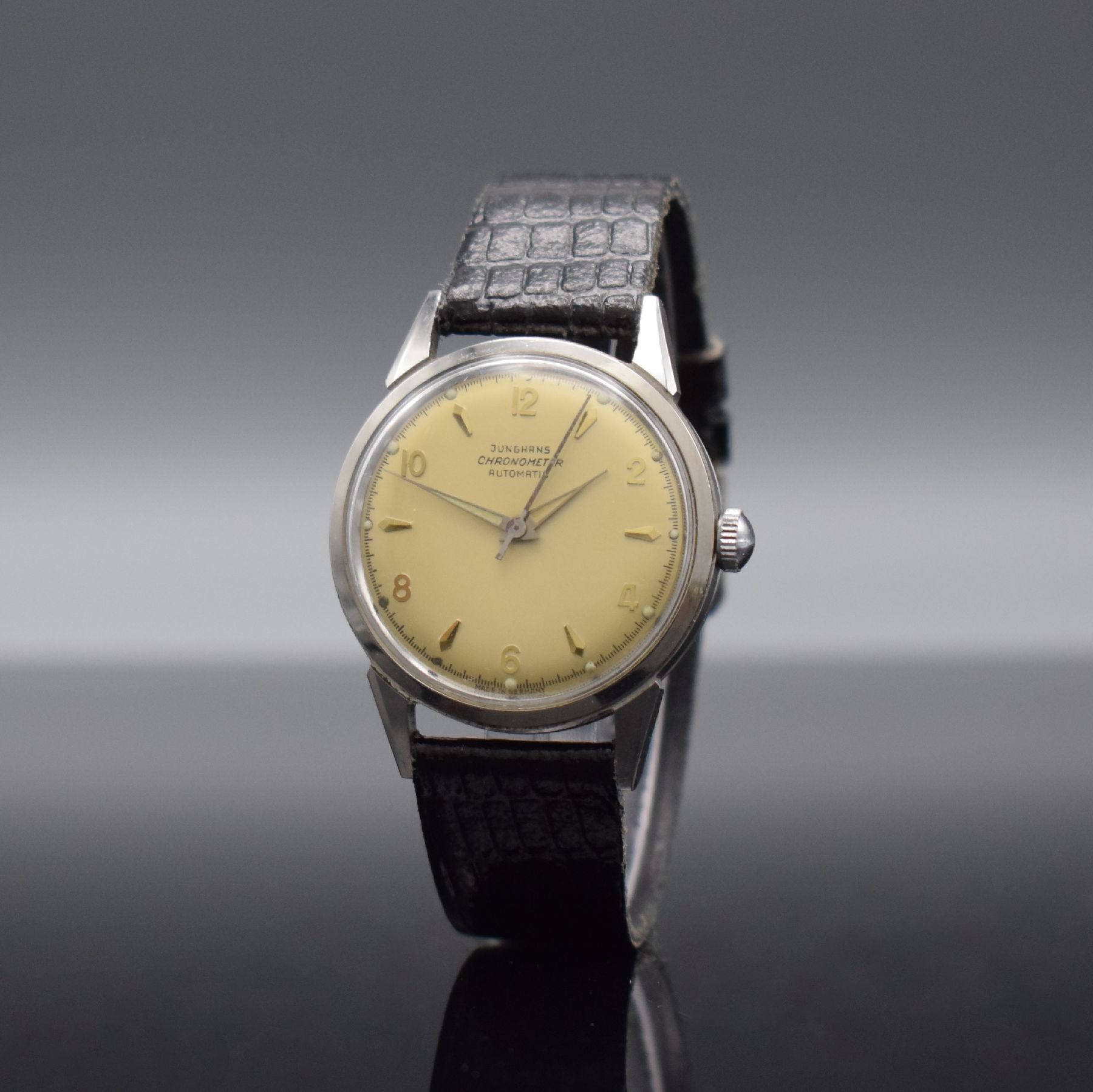 Detail b: JUNGHANS Chronometer Automatic Herrenarmbanduhr in Stahl, Deutschland um 1958, 2-tlg. Geh., Boden aufgedr., silb. Zifferbl. m. aufges. gold. Indizes ...