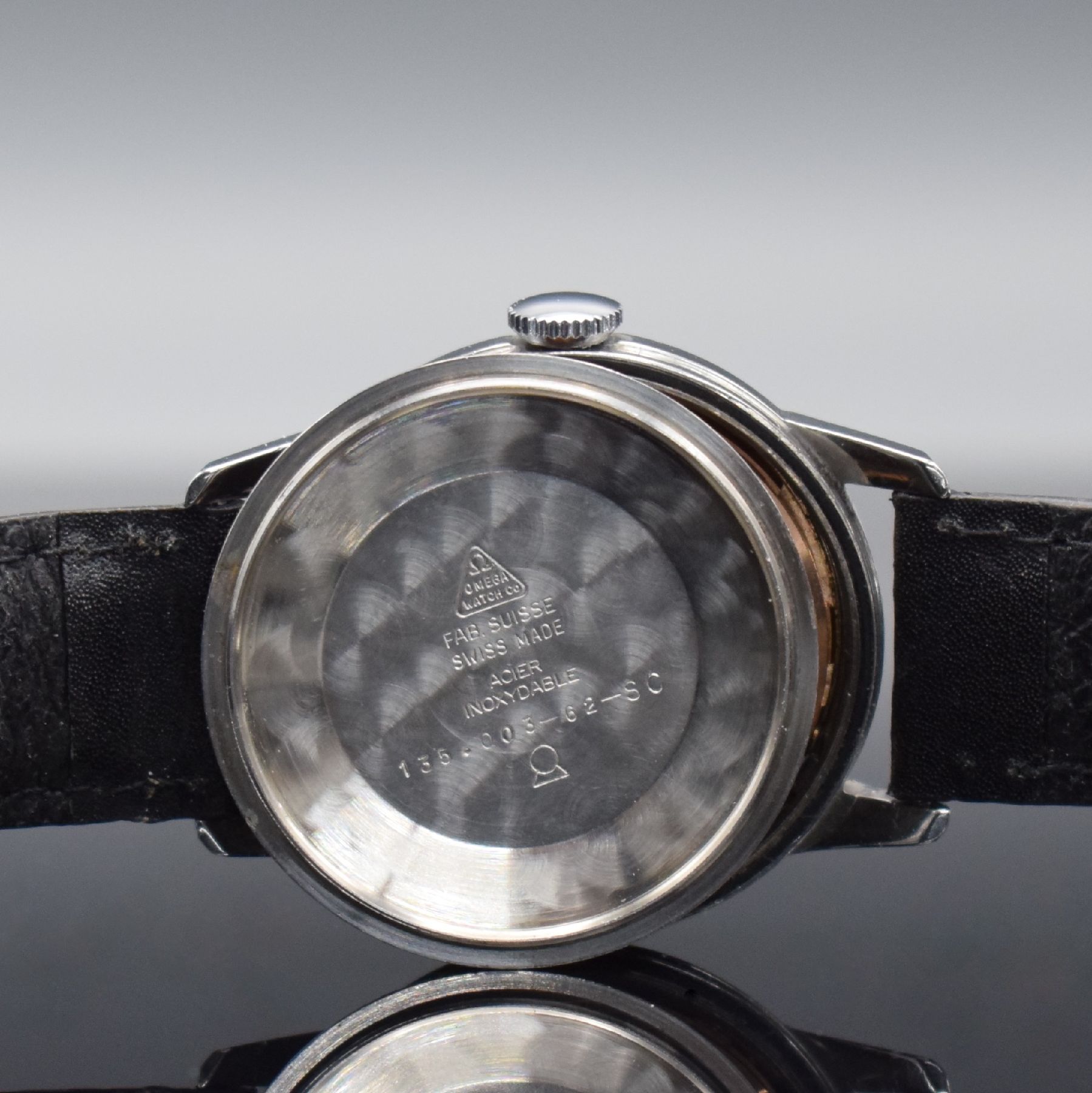 Detail f: OMEGA Herrenarmbanduhr Seamaster 30 Referenz 135.003-62-SC, Handaufzug, Schweiz um 1962, Edelstahlgeh., verschr. Boden mit Seamaster Logo, silb. ...