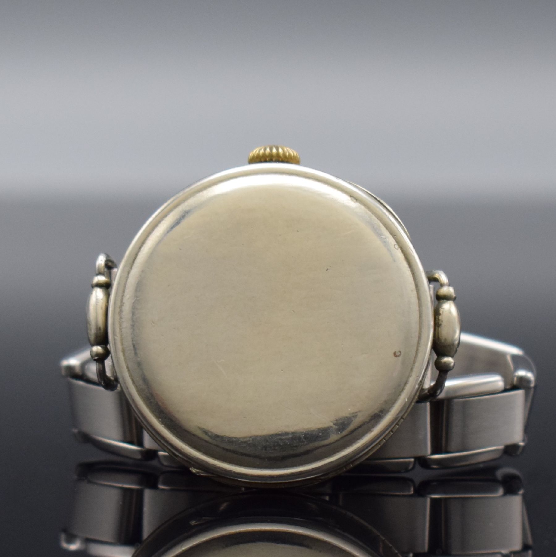 Detail d: HENRY MOSER & Cie frühe Herrenarmbanduhr, Schweiz f. d. russischen Markt um 1920, Zifferbl., Cuvette & Werk sign., 4-teil. Nickelgeh., Glasrand & ...