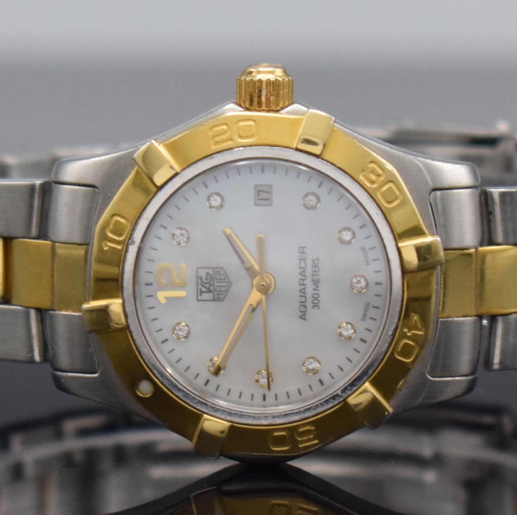 Detail a: TAG HEUER Aquaracer Damenarmbanduhr, Schweiz um 2010, quarz, Ref. WAF 1425, verschr. Gehäuse in Edelstahl/Gold inkl. Gliederband m. Faltschl. eins. ...