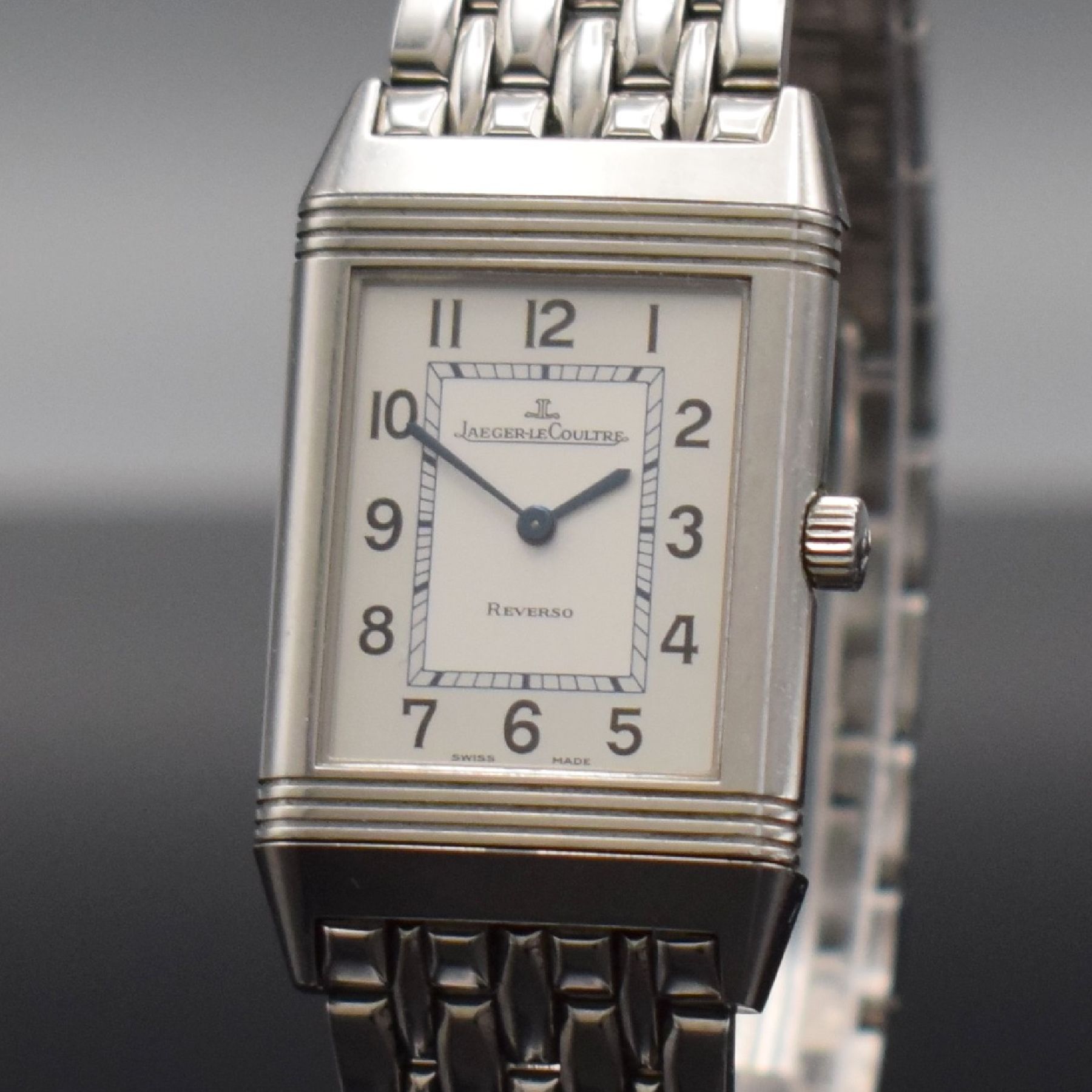 Detail e: Jaeger-LeCoultre Reverso Classic Armbanduhr in Stahl, Schweiz lt. beiliegender Garantie- Karte verk. 2007, quarz, rechteck. Wendegeh., orig. ...