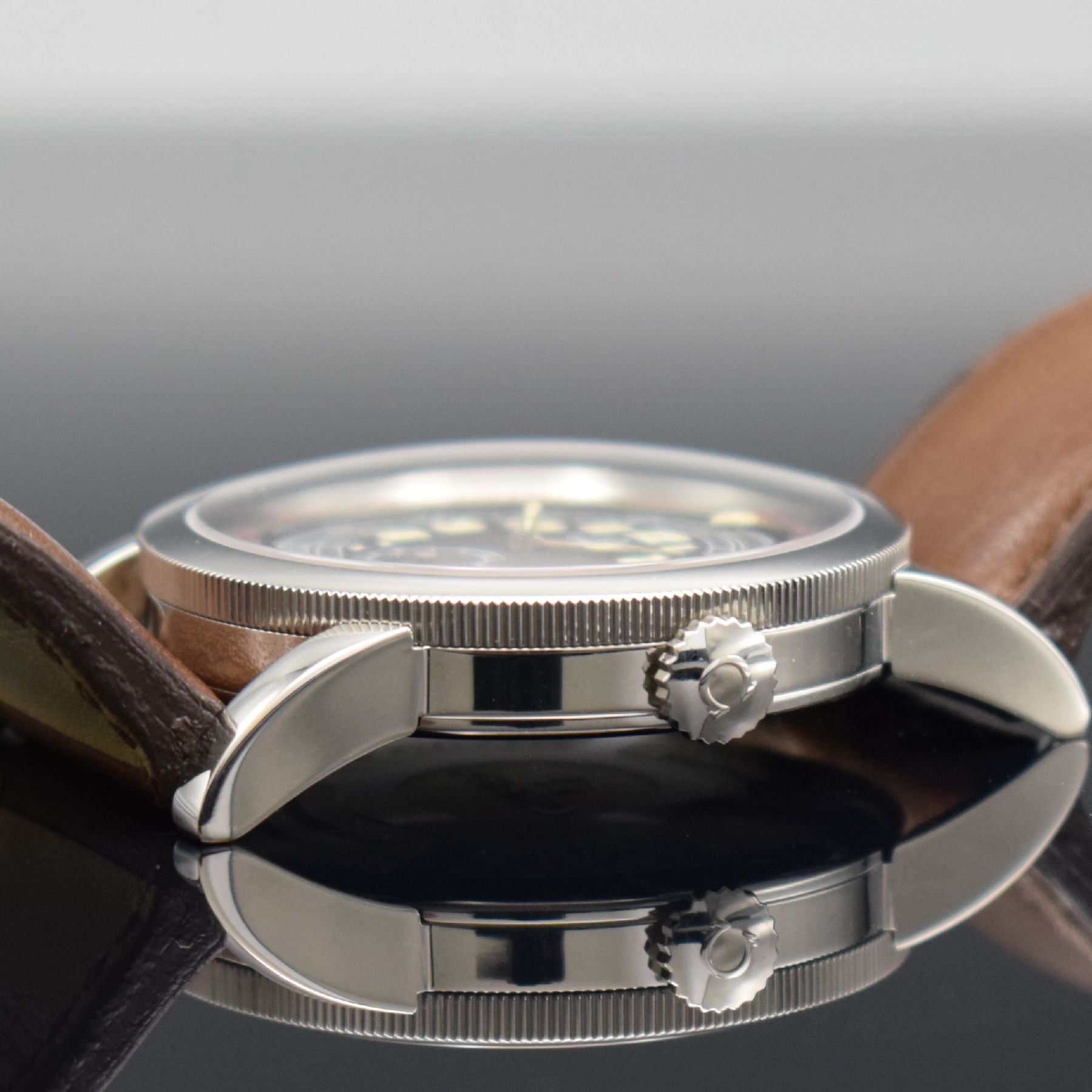 Detail e: OMEGA 1938 The Pilot's Watch limitierte Herrenarmbanduhr, Schweiz 2000, Ref. 167 2000, Automatik, auf 4938 Stück limitiertes Sondermodell aus ...